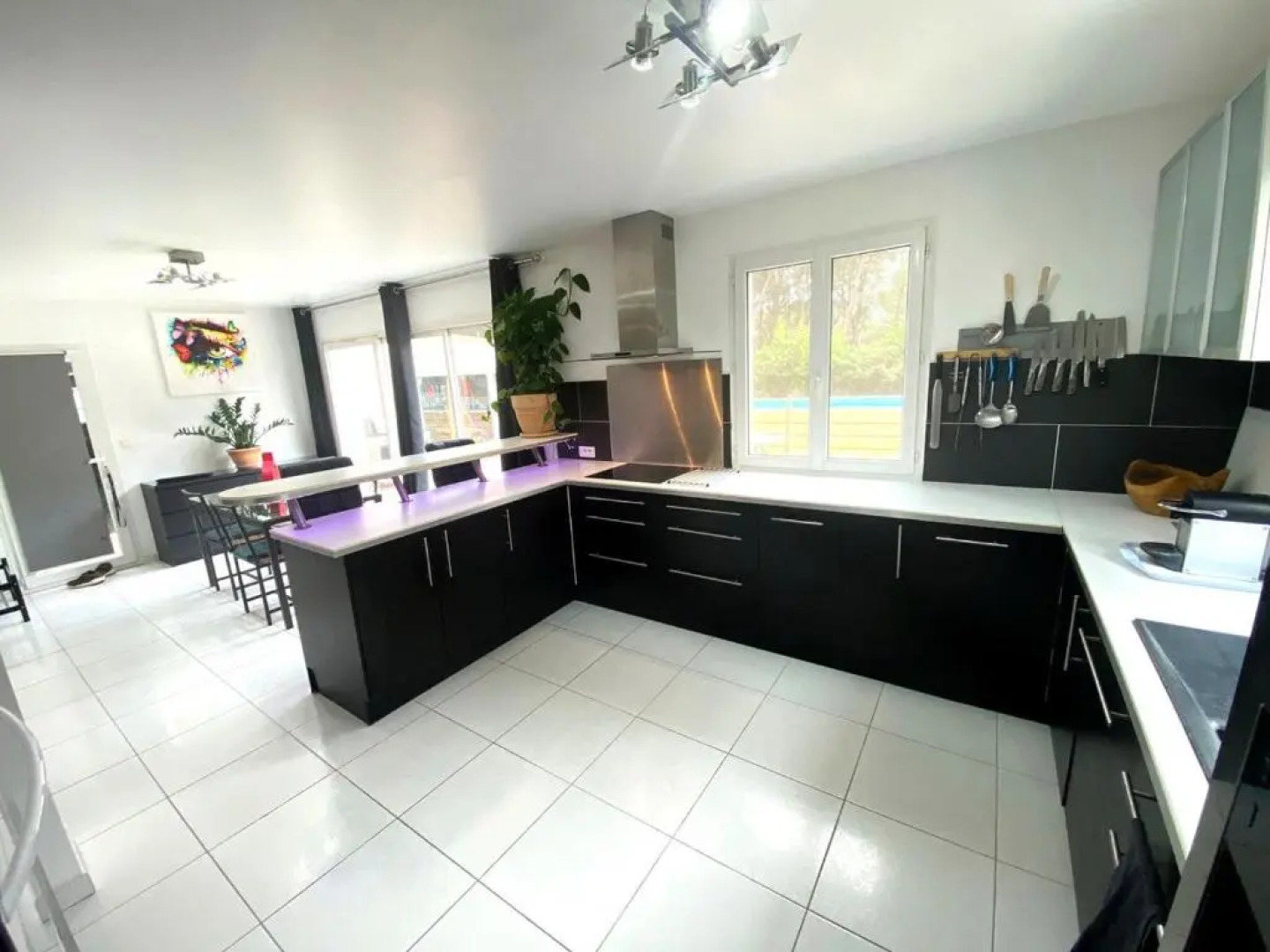 VILLA 6 PERSONNES /PISCINE/CAMPAGNE/TERRAIN DE PETANQUE/15 km BANDOL