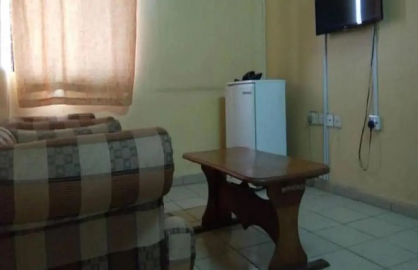 Hail Henrietta Hotel