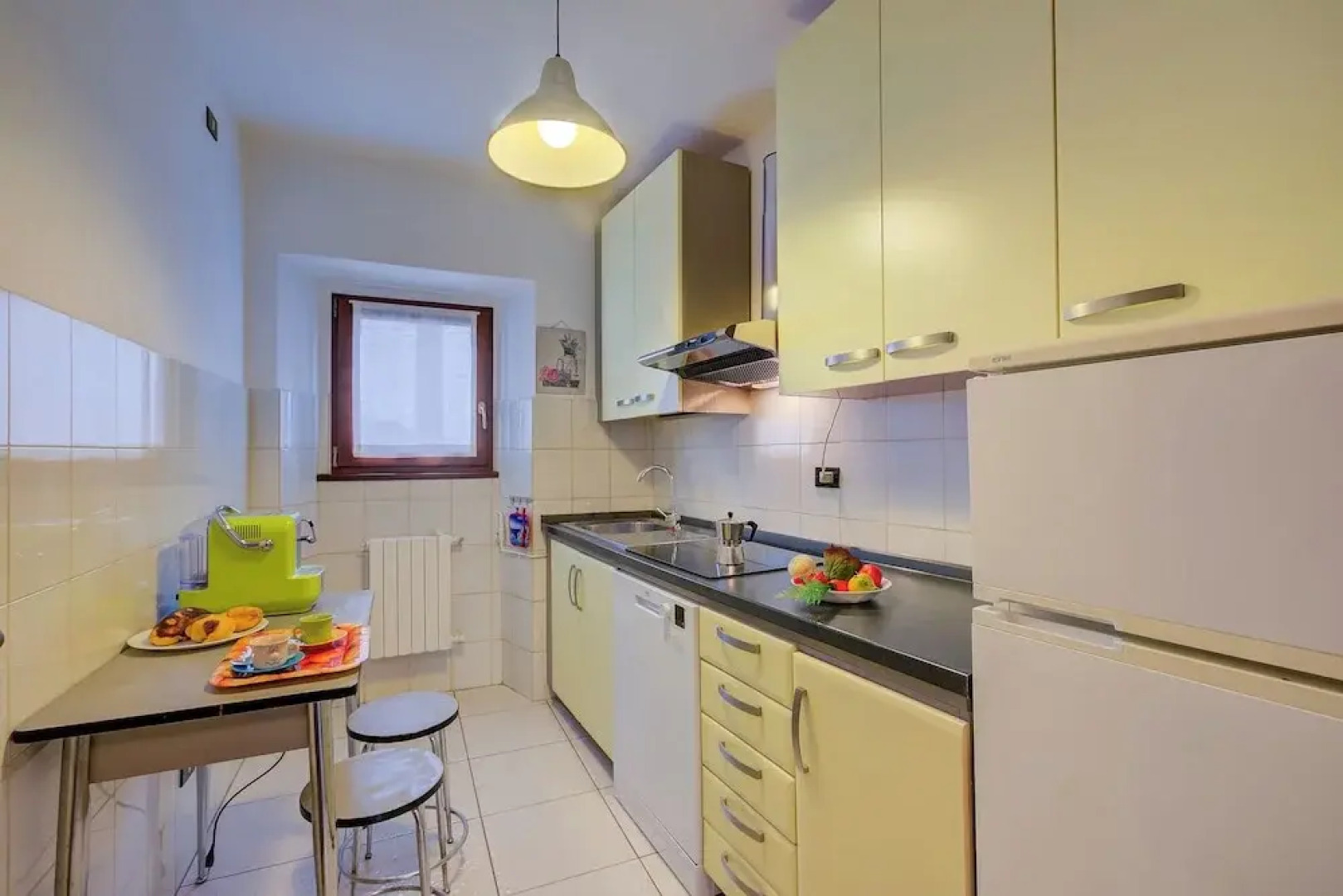 Ortensia Blu Lake And Relax