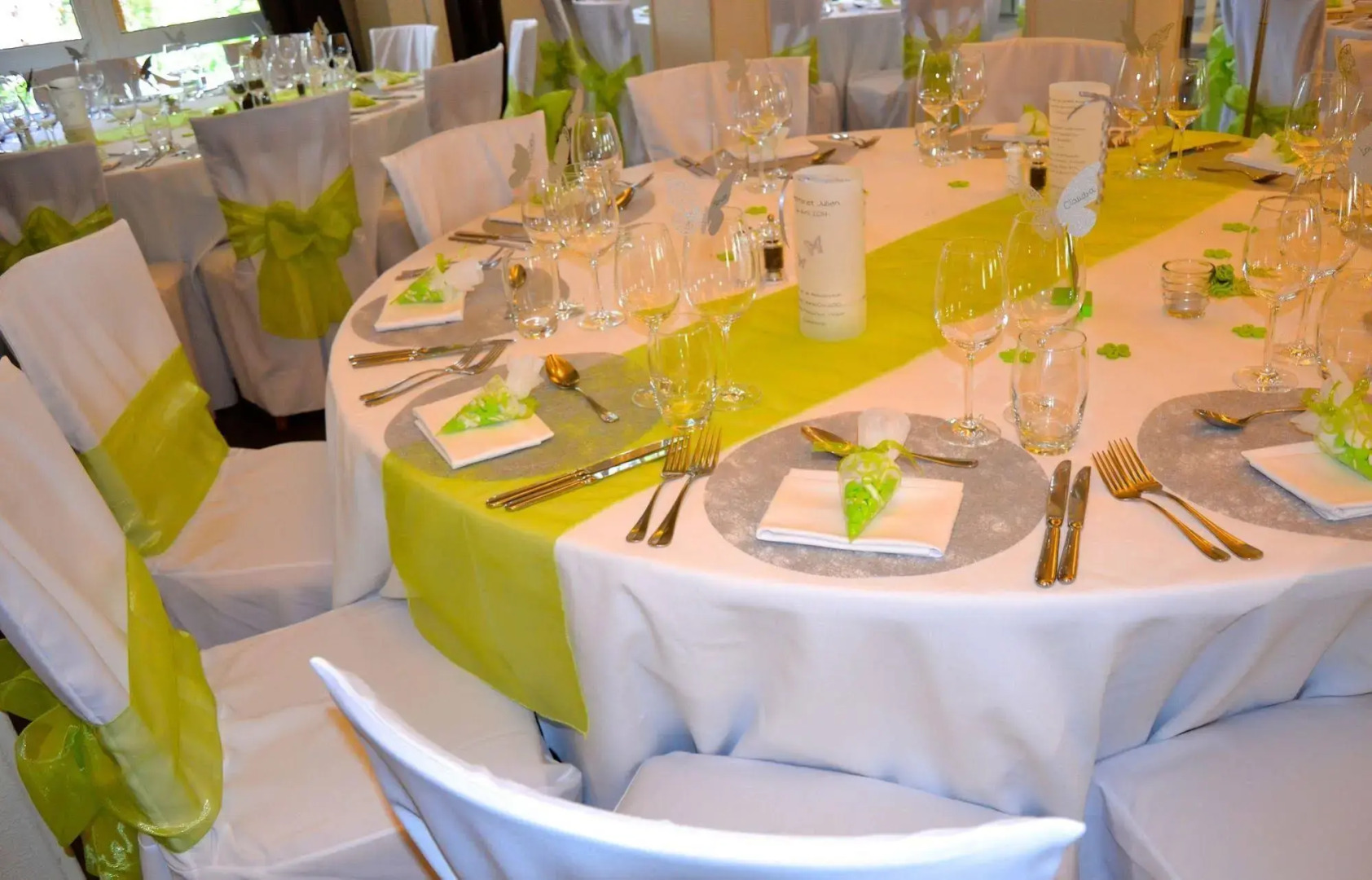 LE H - Hôtel & Restaurant