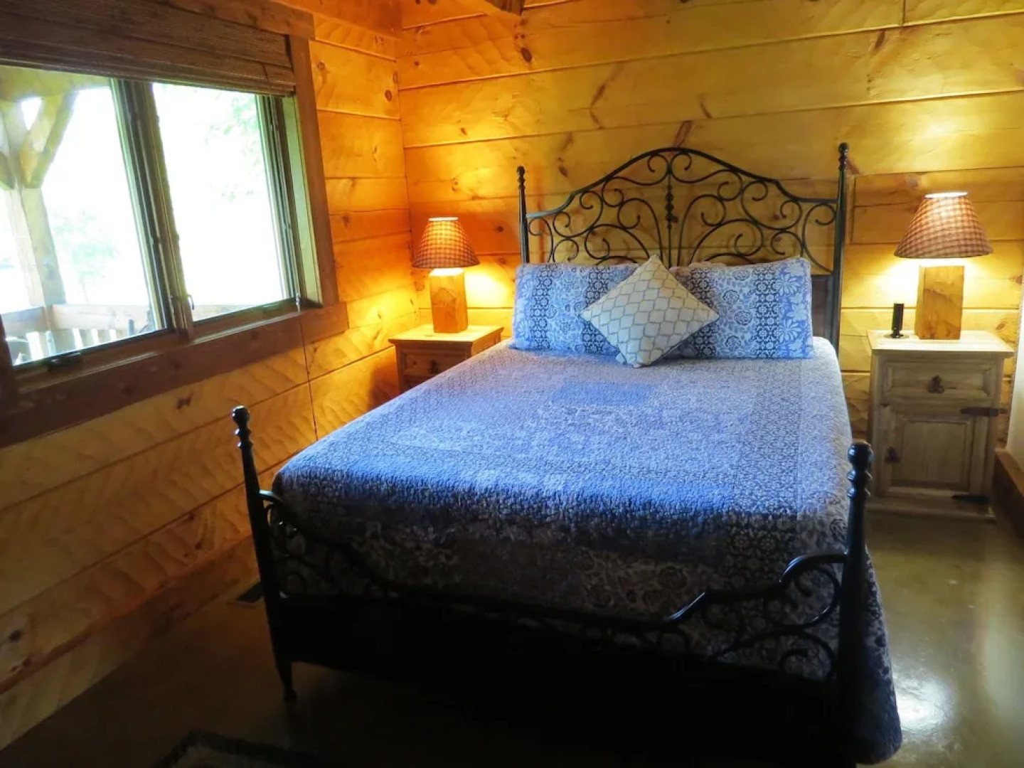 Southern Comfort Lakeside Cabin Resort