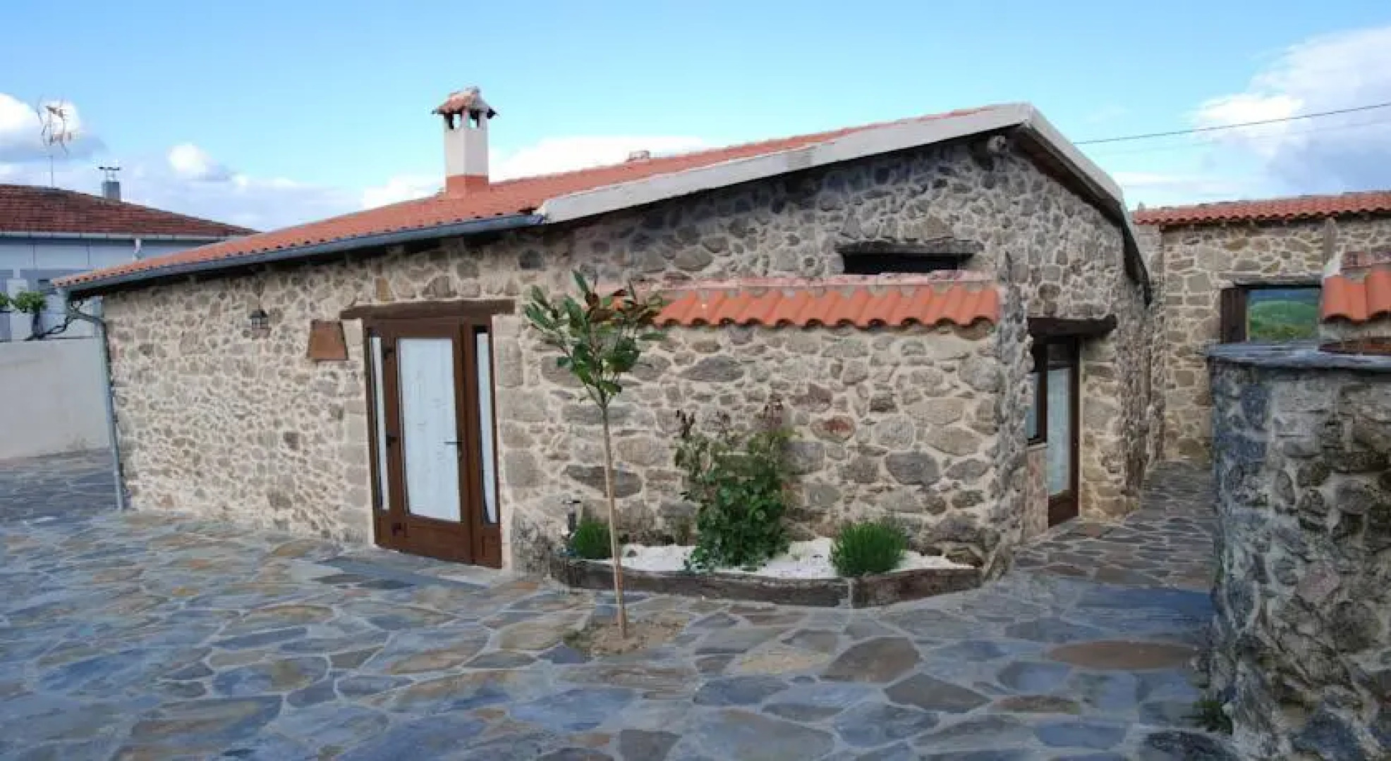 Apartamentos Aira Sacra