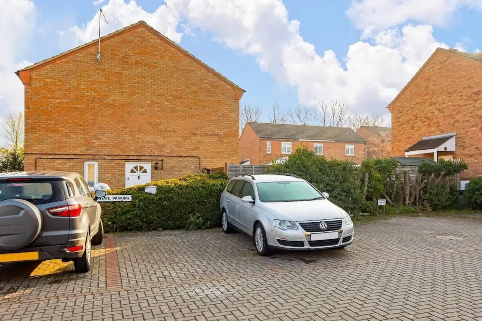 Cosy 2BR Home Near Milton Keynes Centre