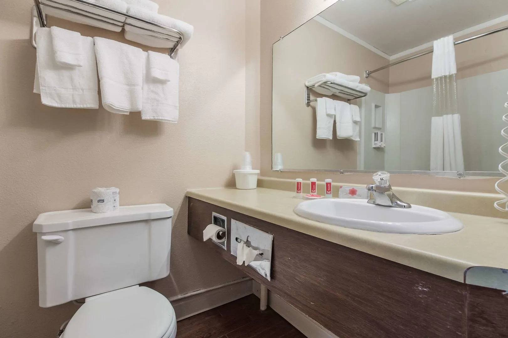 Coratel Inn & Suites By Jasper McCook
