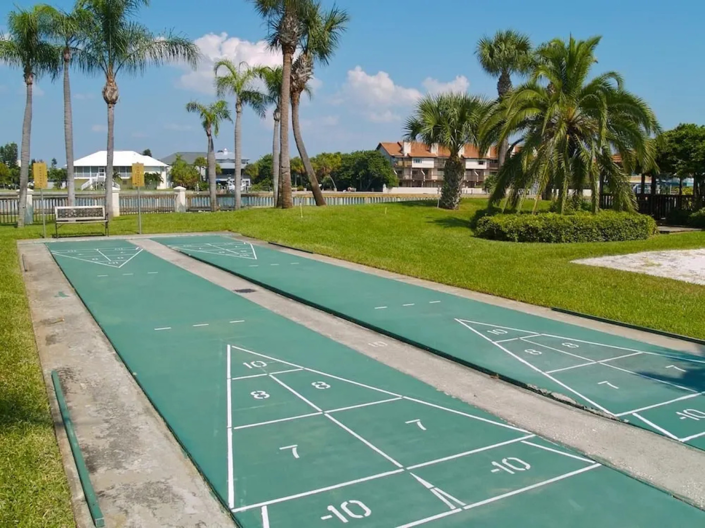 Land's End 10-205 Beach Front