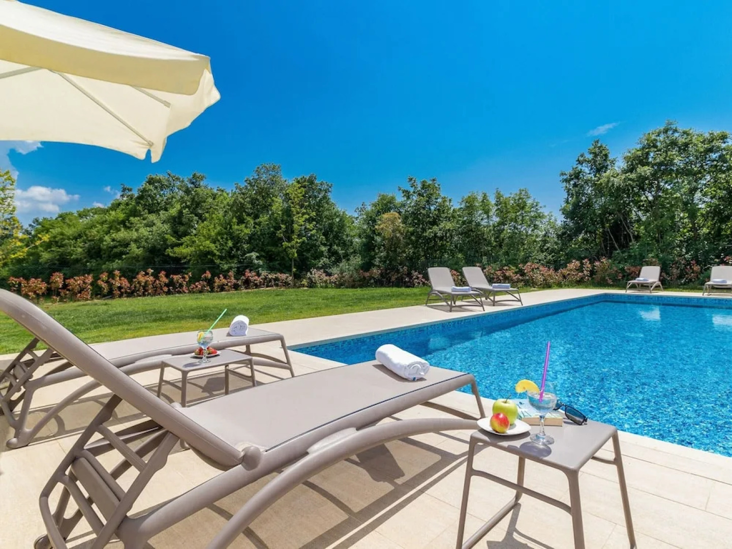 Luxurious Villa in Butkovici with Pool & Hot Tub