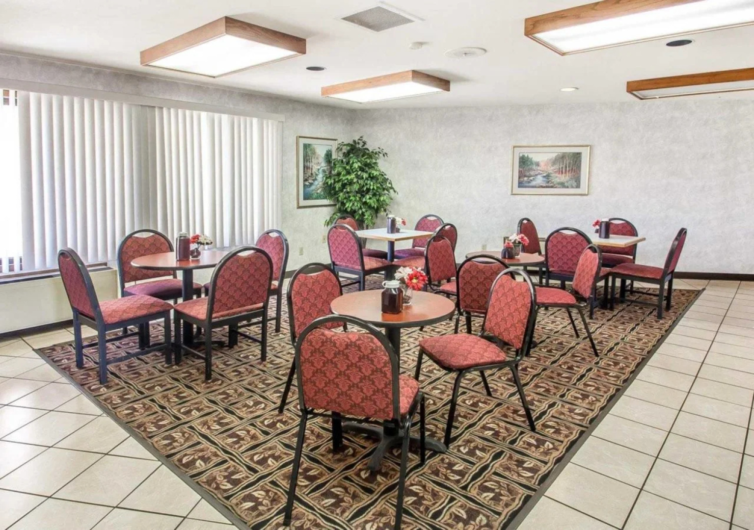Econo Lodge Inn & Suites Menomonie