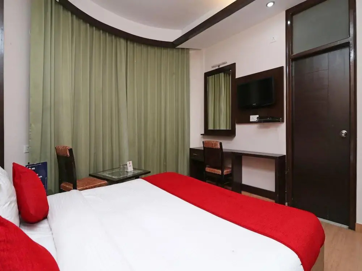 OYO 7547 Hotel Burans Residency