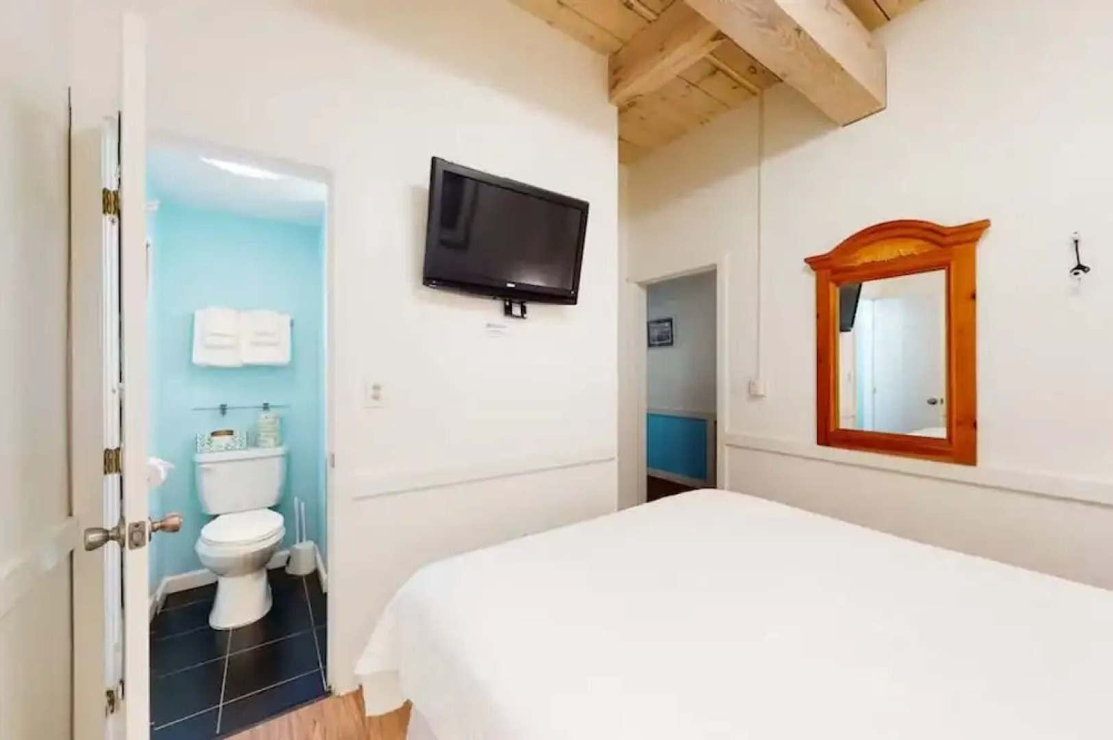 The Island Inn By TO