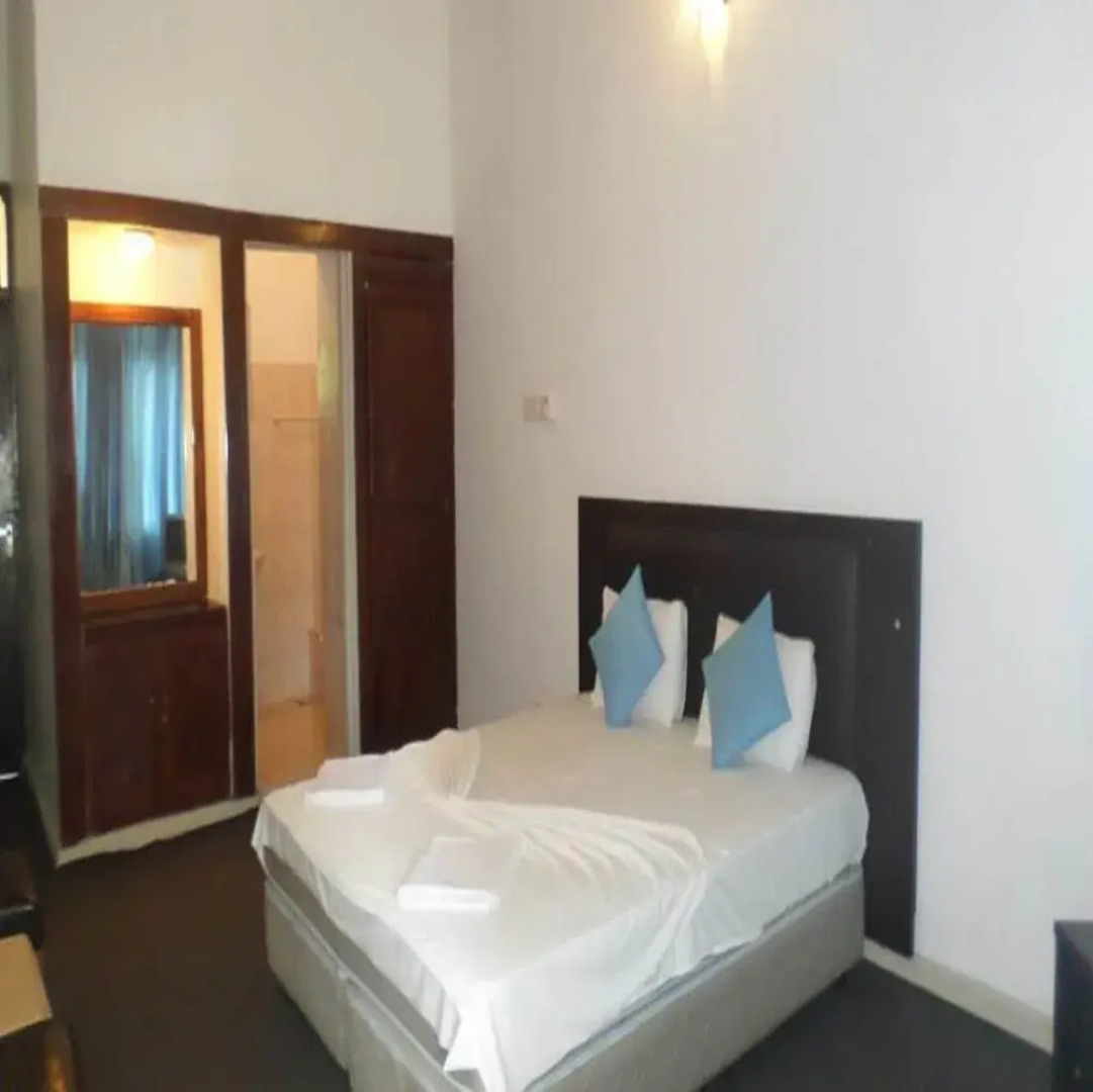 Vista Rooms Lake View 3