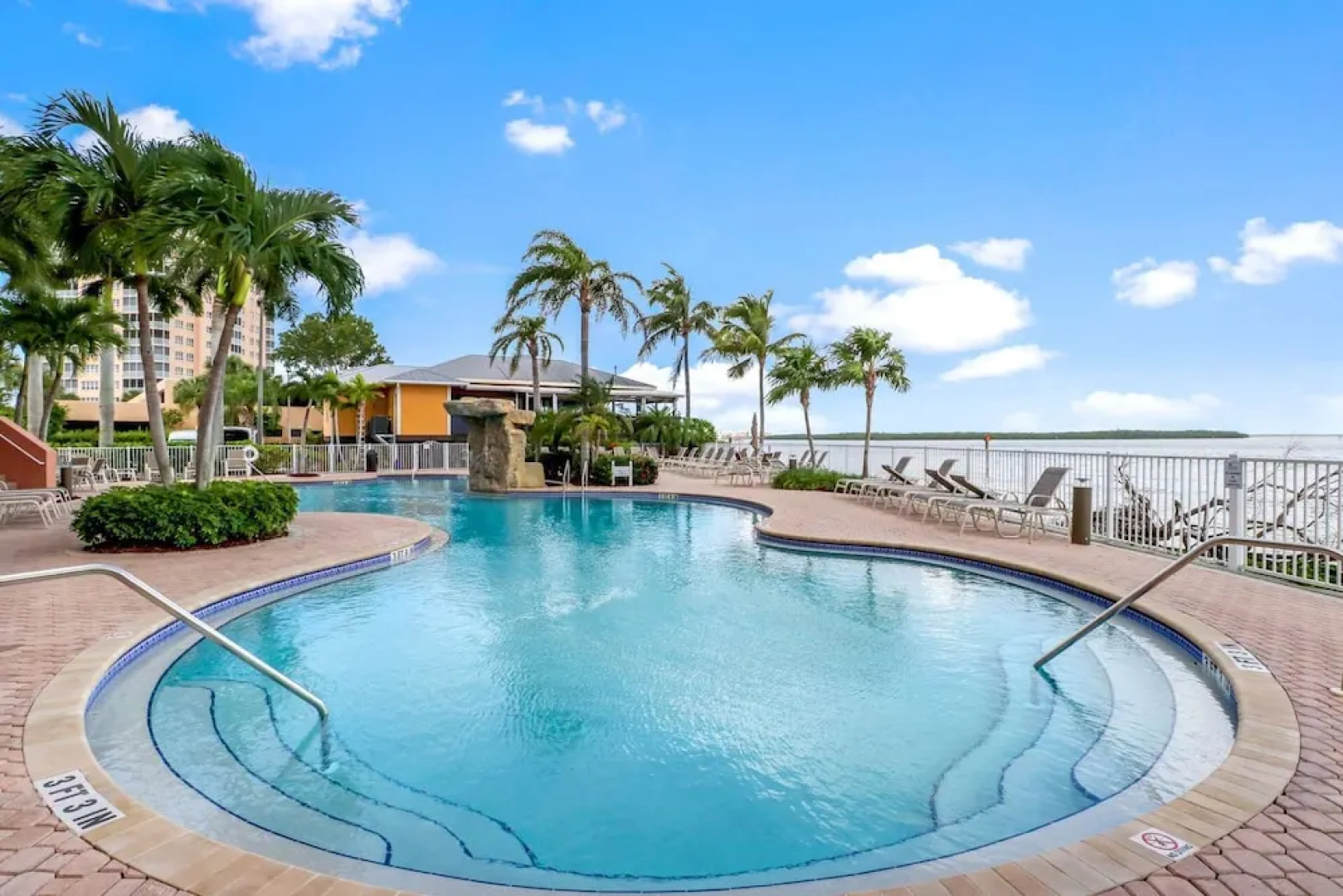 Lovers Key Resort 504