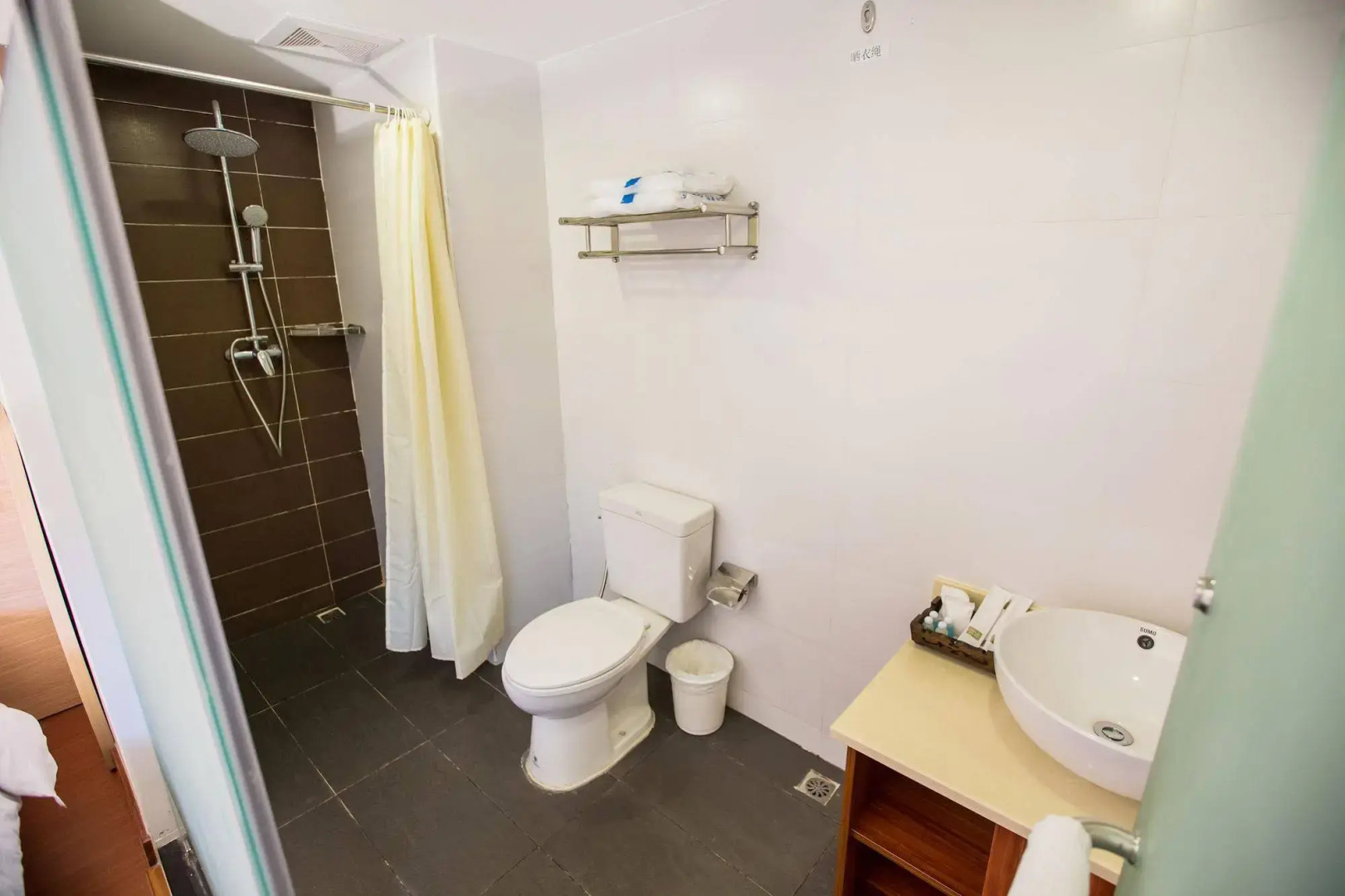 Chiang Roi 7 Days Inn