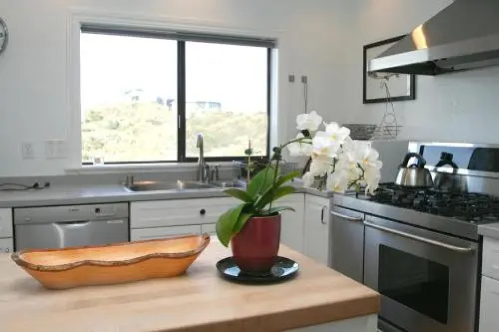 Northern Lights Hot Tub Game Room Expansive and Spacious