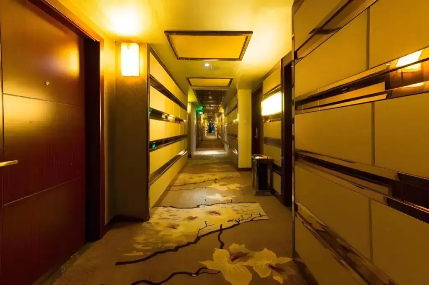 Rong Le Business Hotel