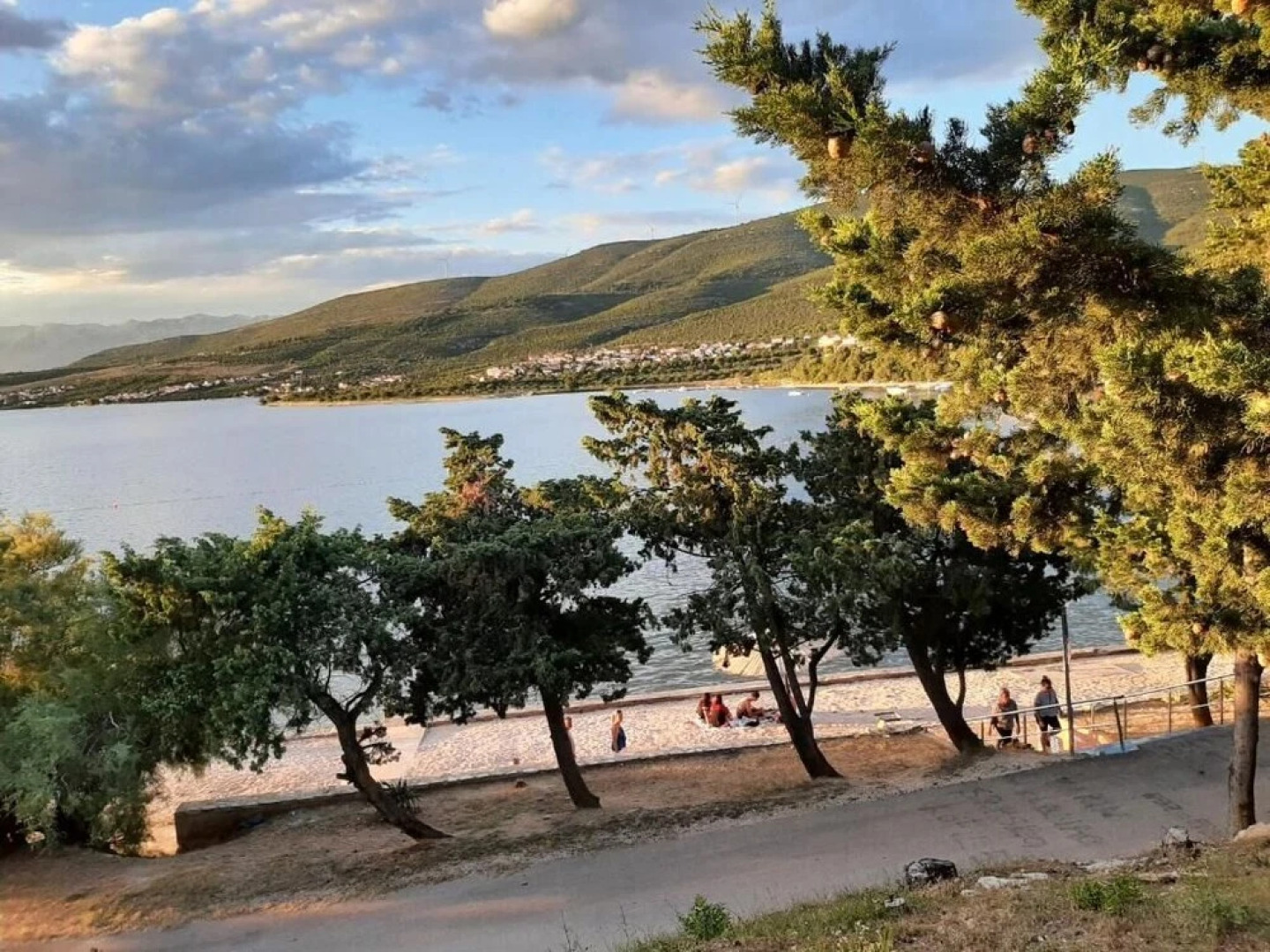 Robi - 100 Meters to the Beach - A2