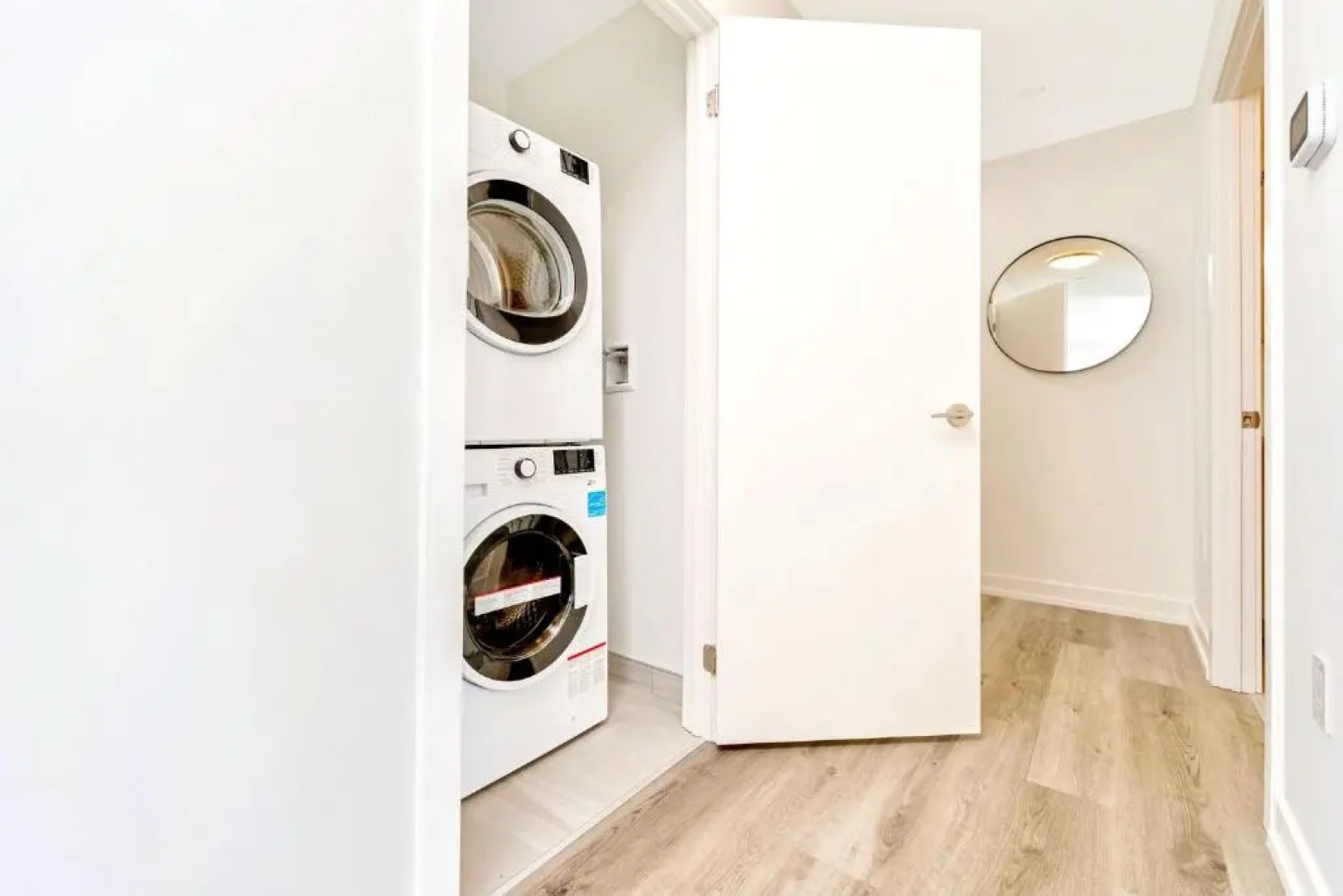 Luxury 1BR Condo - Private Balcony City Views