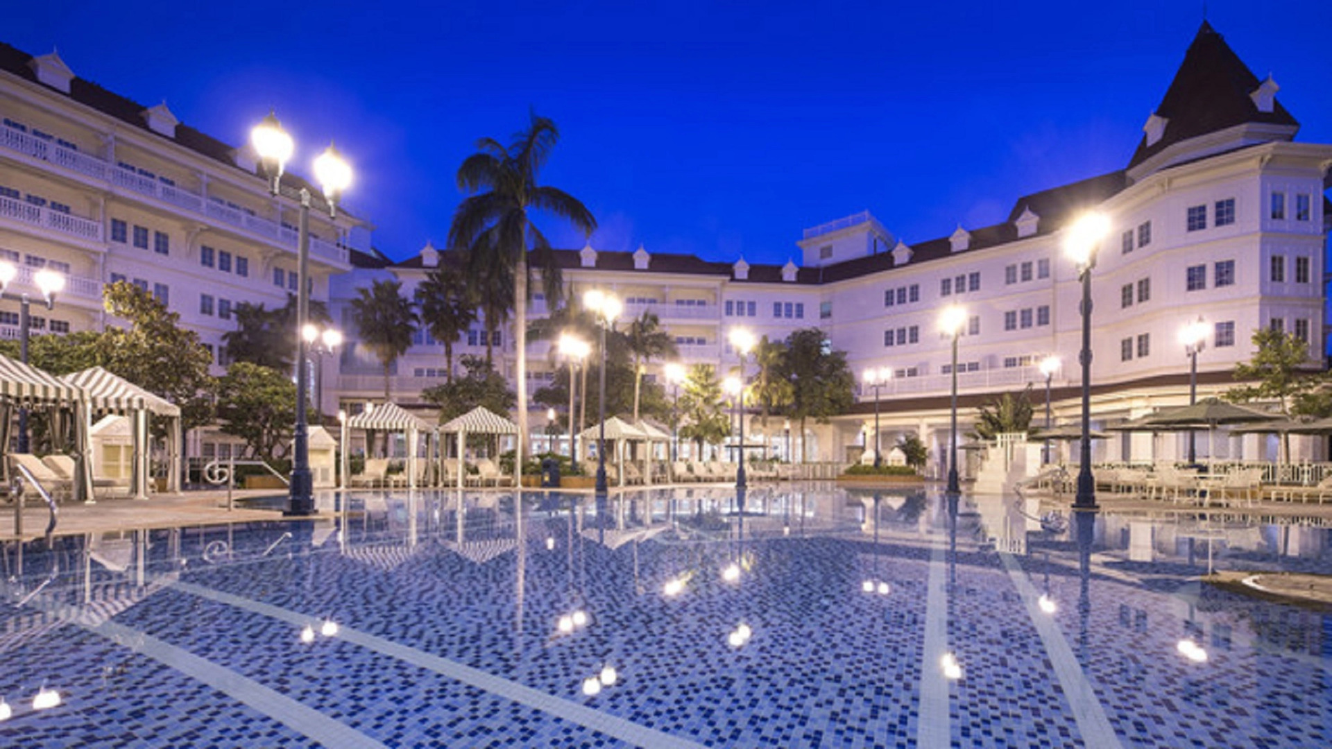 Hong Kong Disneyland Hotel