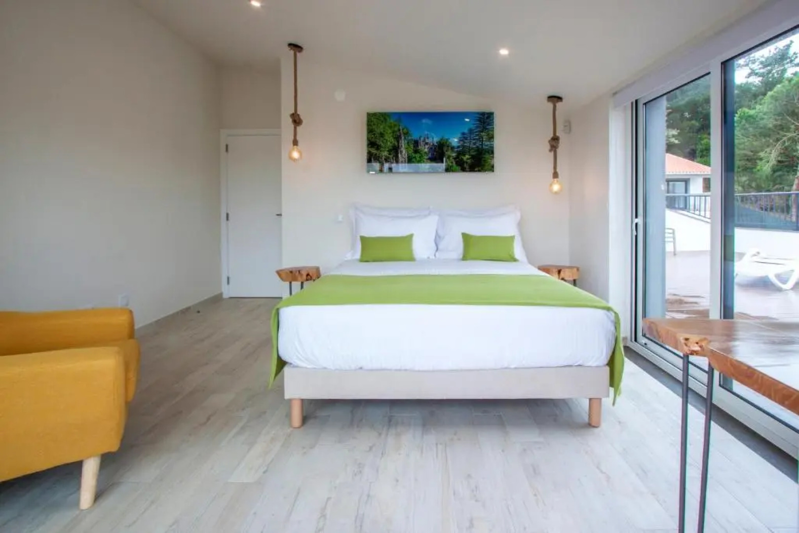 Hillside House Suites & Spa