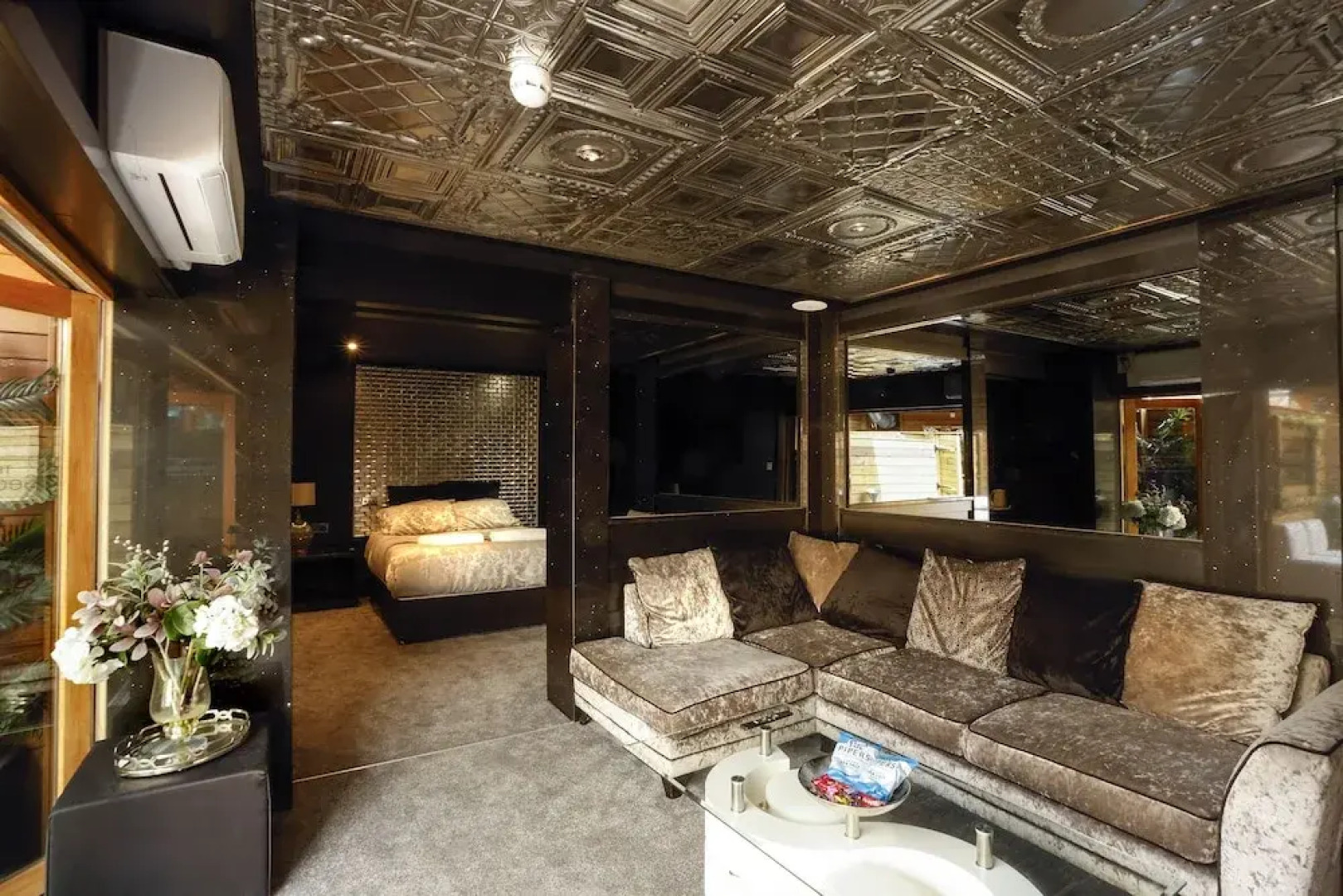 the sea lounge accommodation