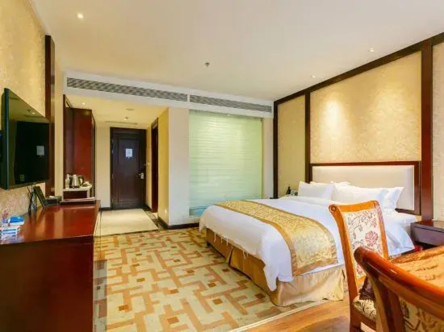 Longxi International Hotel