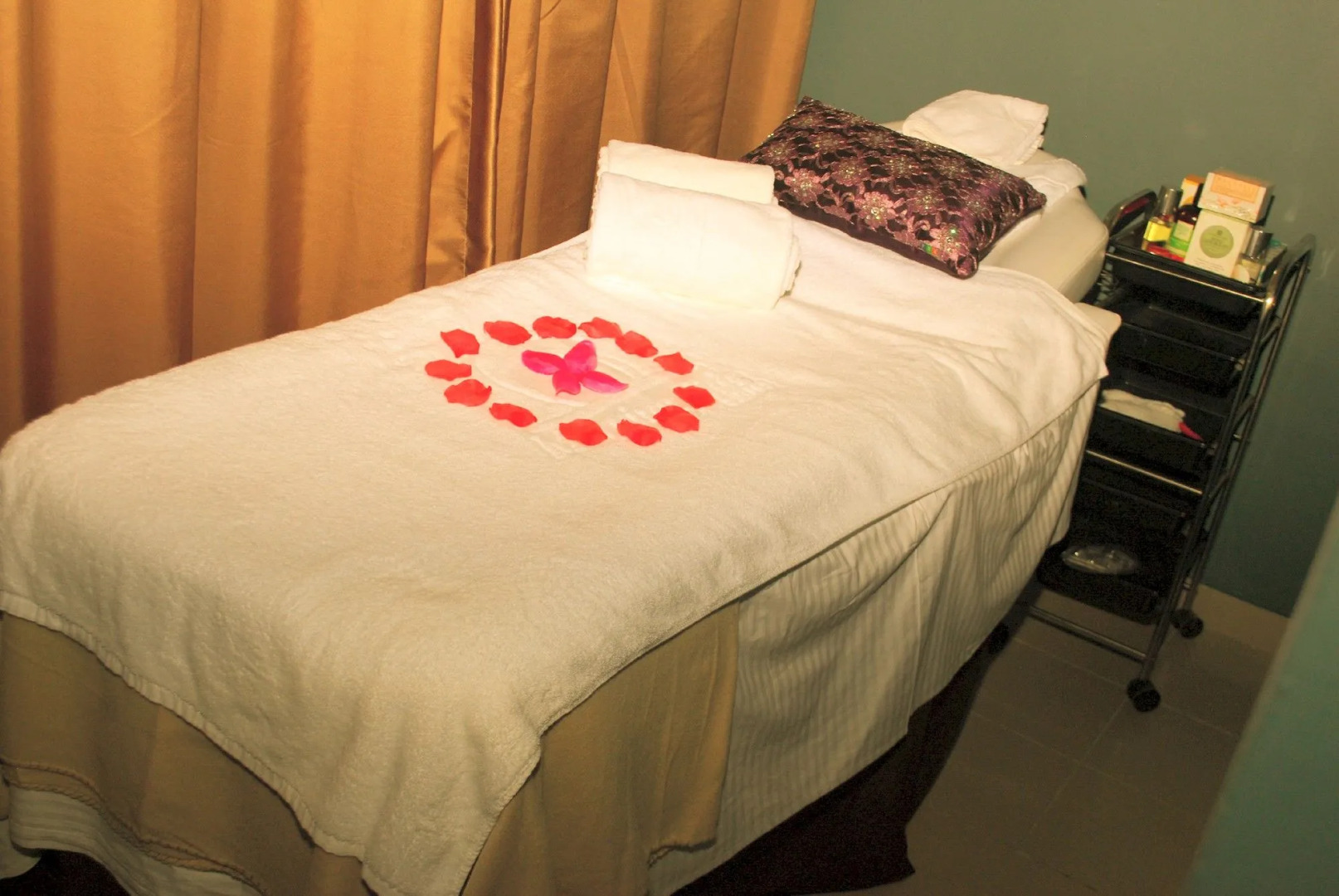 Morning Side Suites Etim Inyang