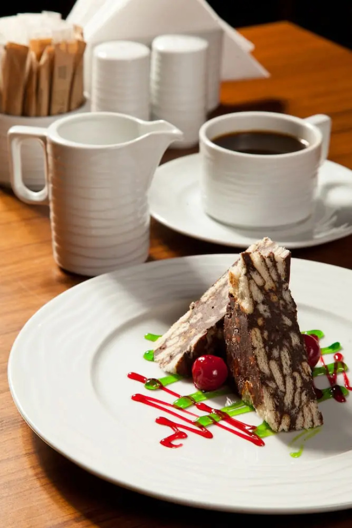 Magna Pivot Hotel - Boutique Class