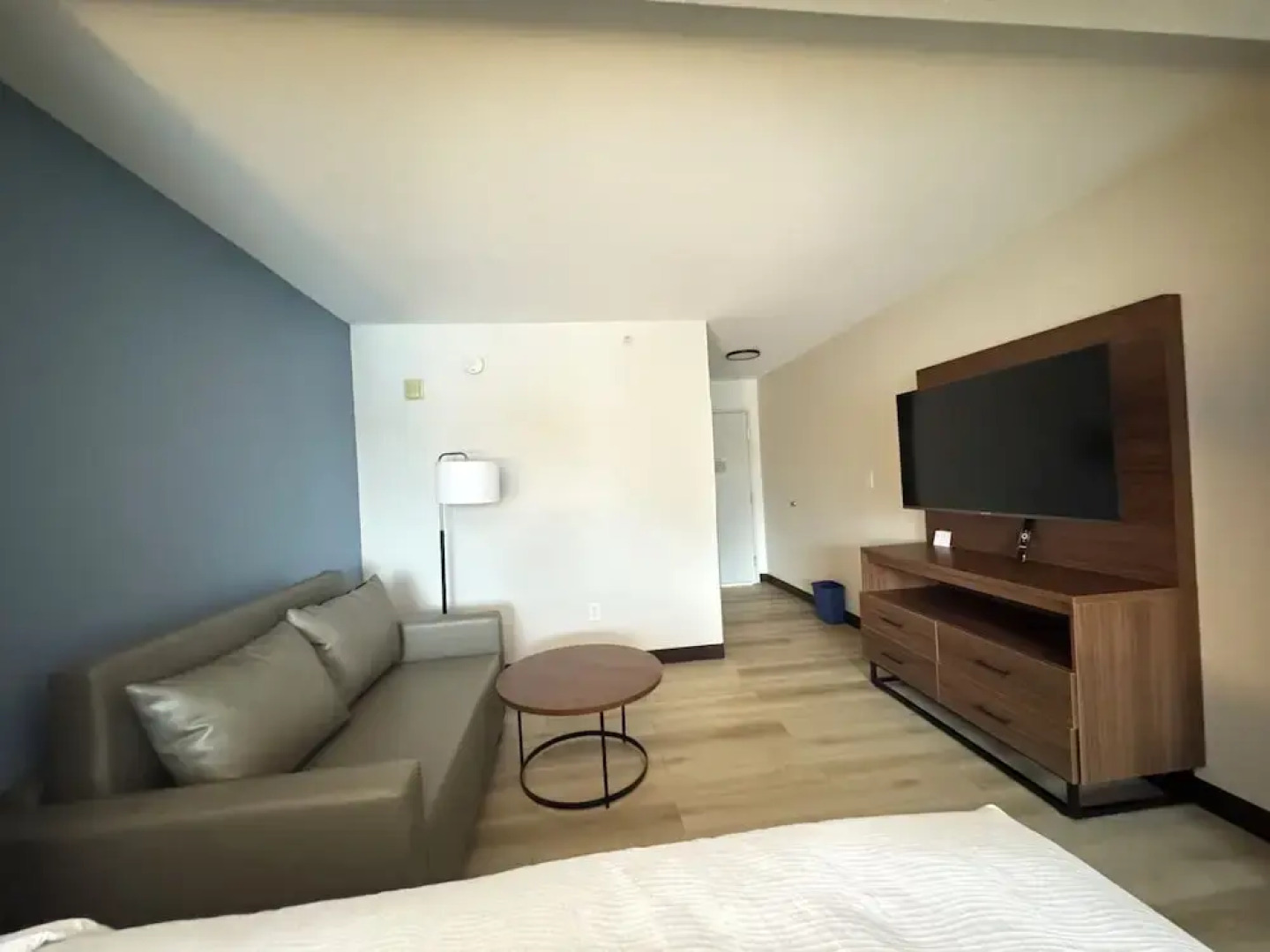 Wingate by Wyndham Dublin Near Claytor Lake State Park