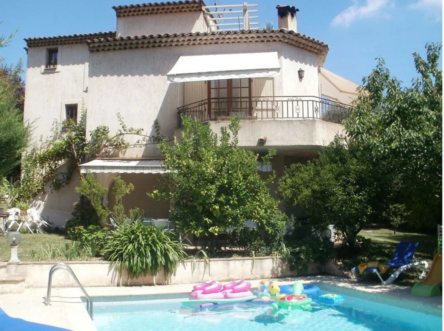 Upper Part of a Villa With 3 Bedrooms in Vence, With sea View, Private