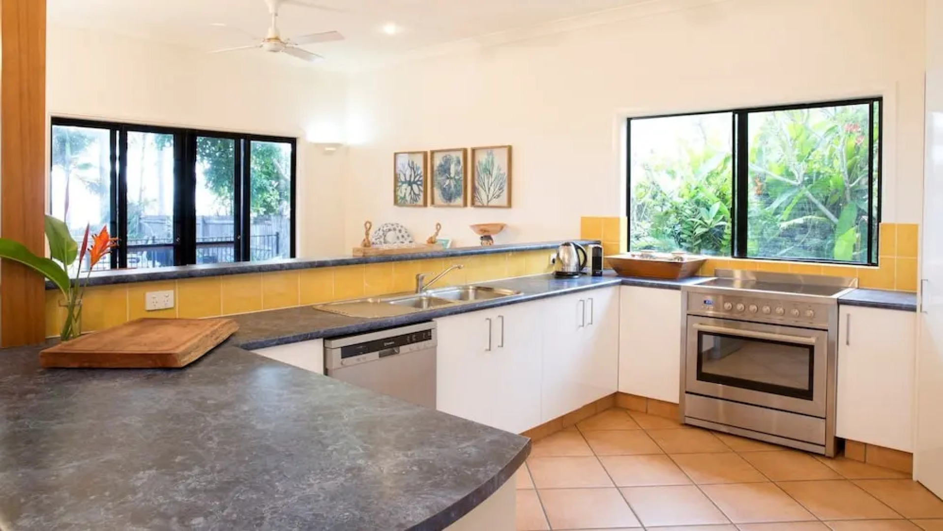 Absolute BeachFront Bliss @ Newell Beach