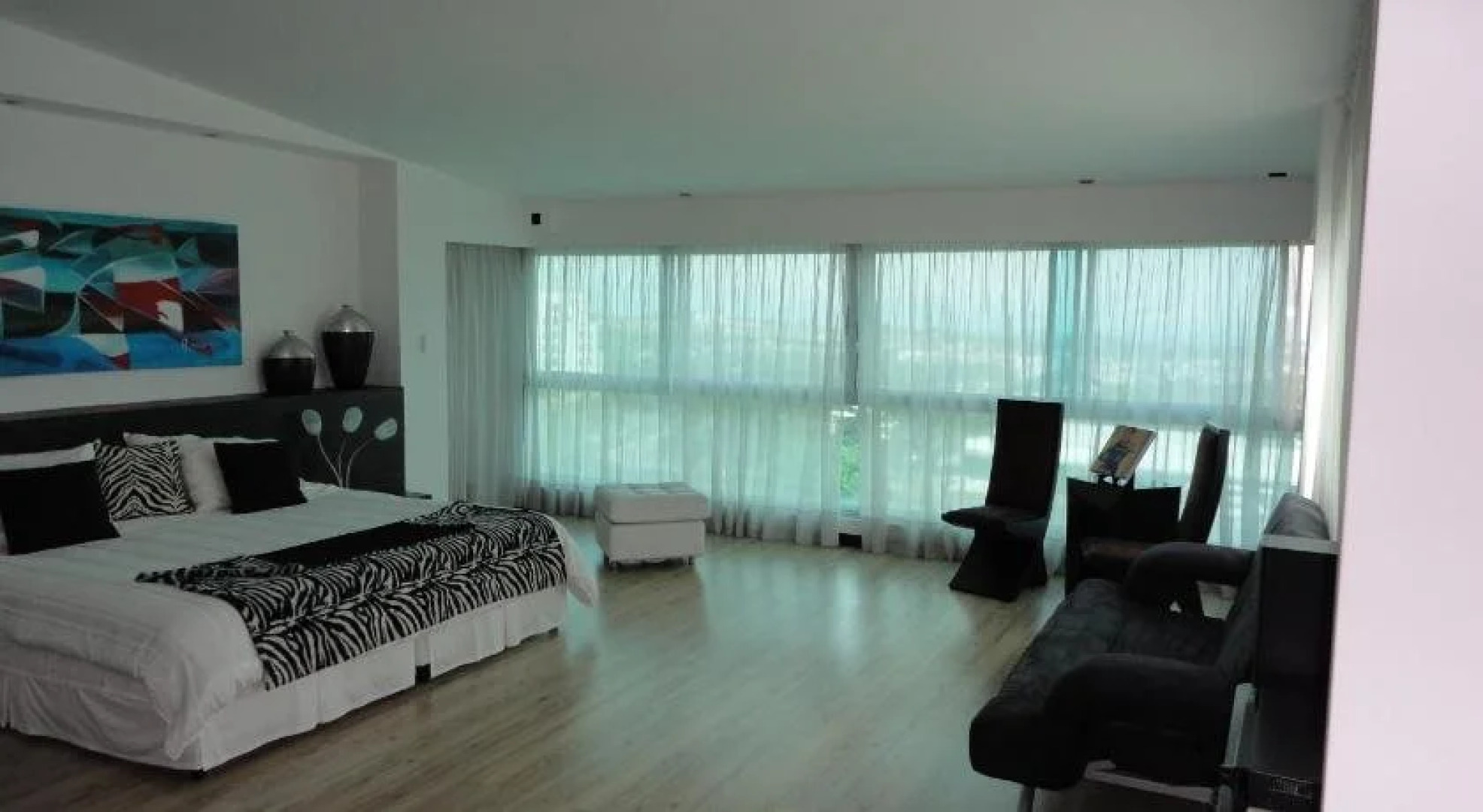 Hábitat Suites Hotel