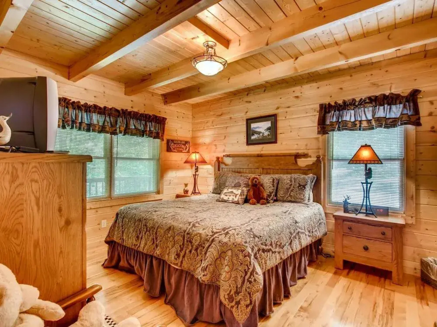 Tomahawk Lodge by RedAwning