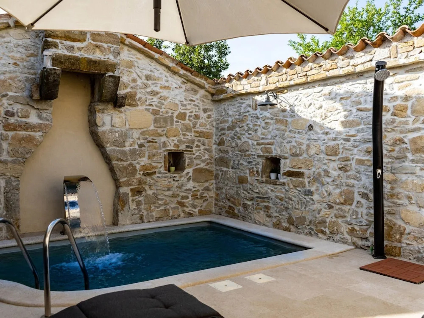 Comfortable Holiday Home With Pool