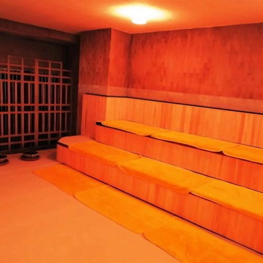 Sauna & Capsule Hotel Hollywood - Caters to Men