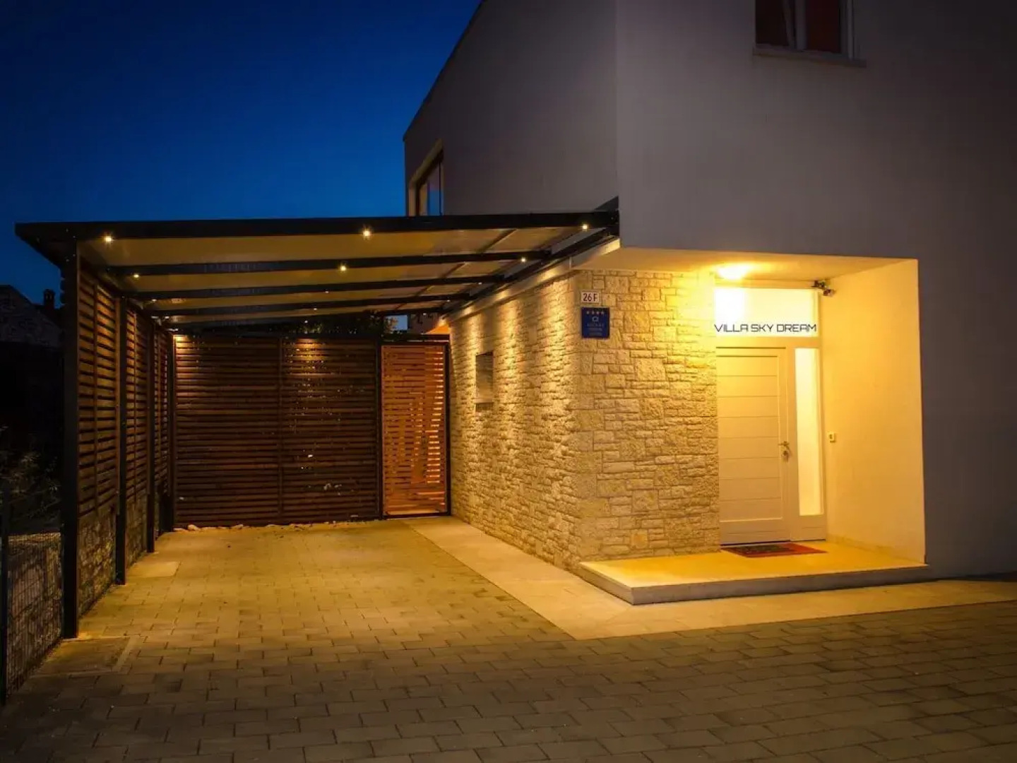 Modern Holiday Home in Novigrad With Pool