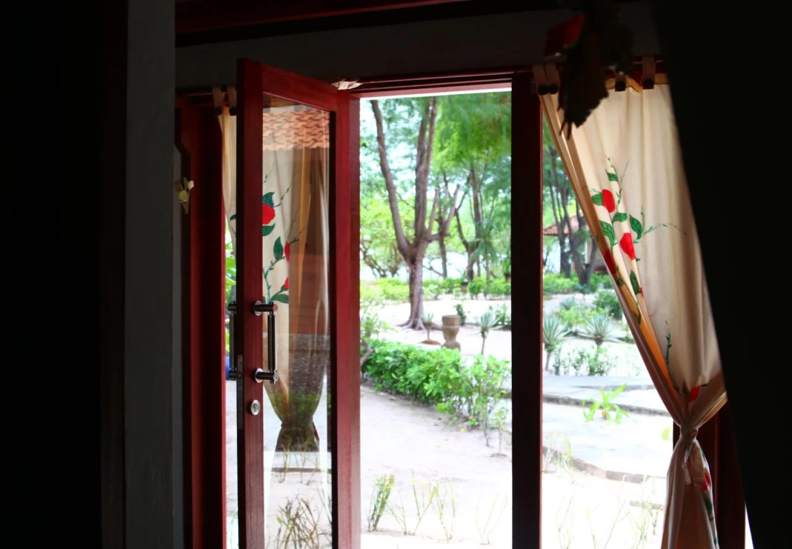 Biru Meno Beach Bungalows