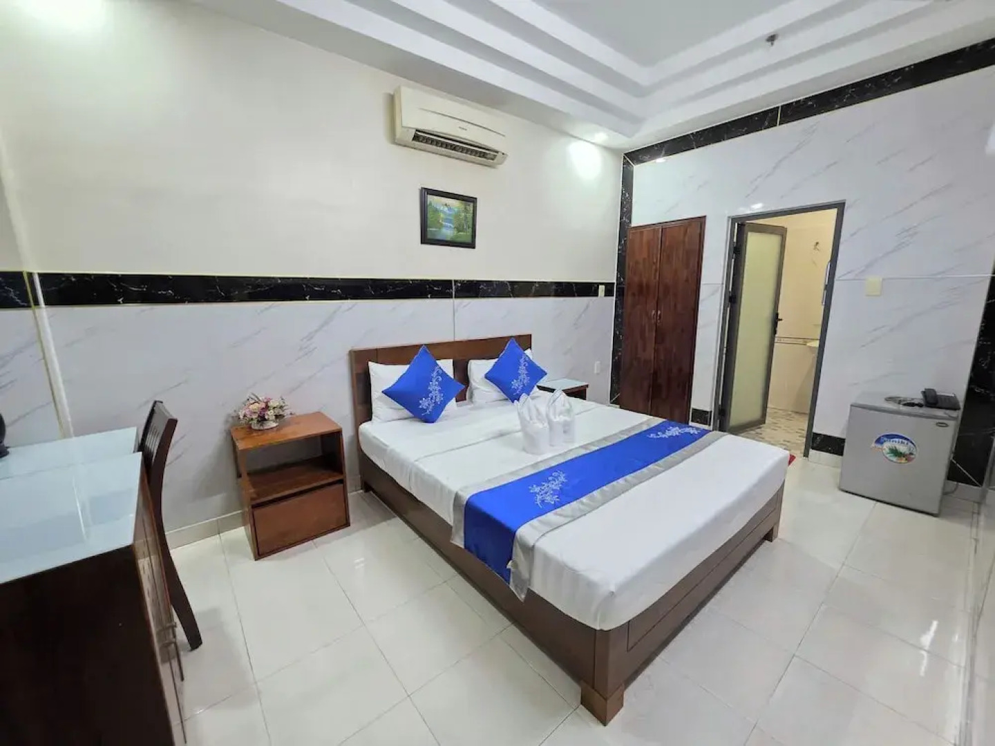 Tan Truong Son Hotel