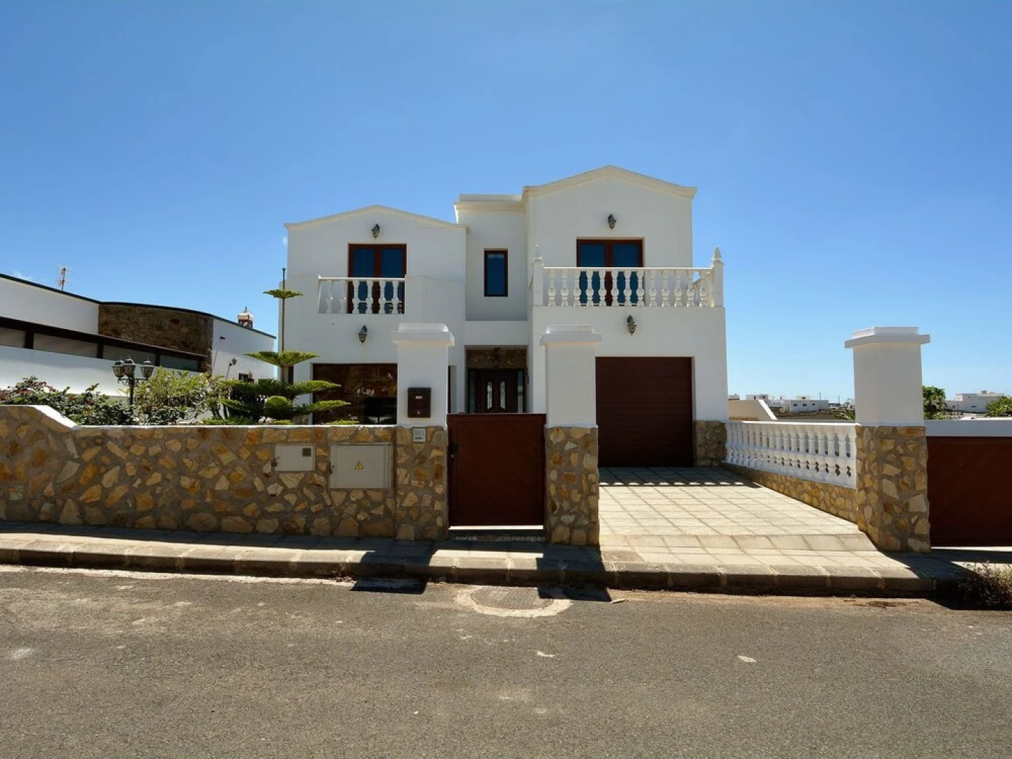 Quiet Location, Comfortable and Detached Villa With Private Pool Near Tinajo