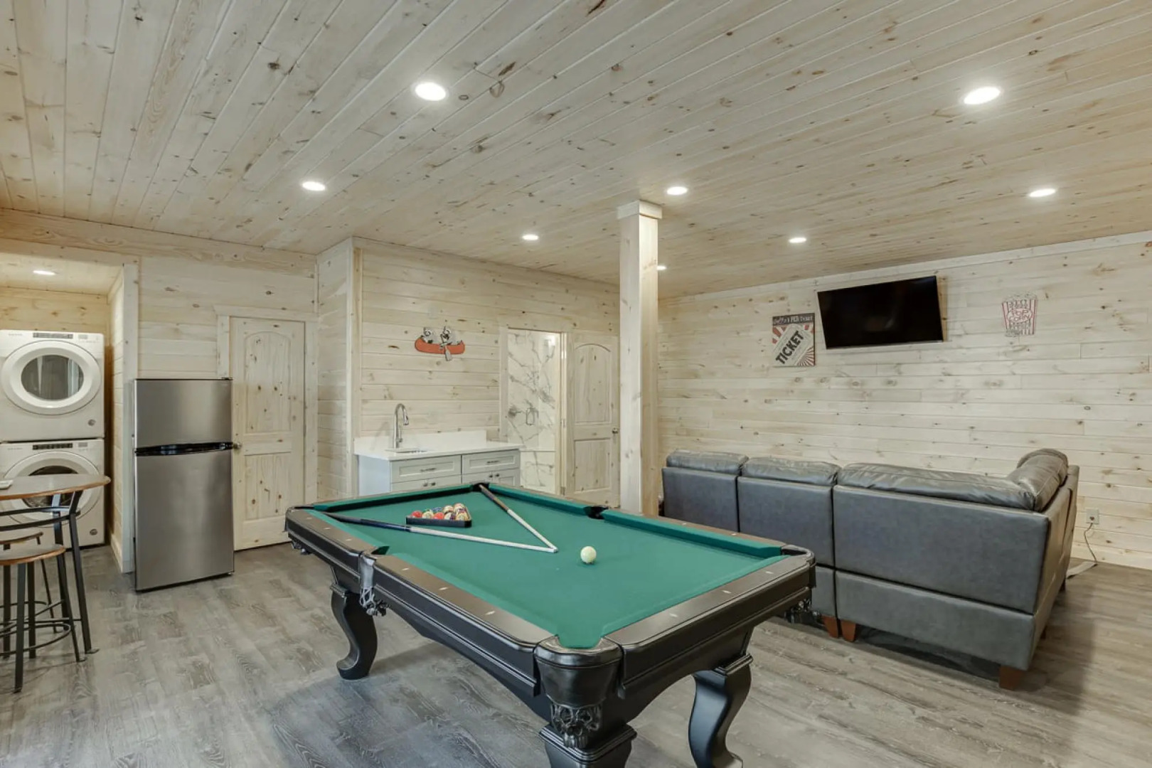 Escape in Cleveland with 2 bedrooms and 2 bathrooms