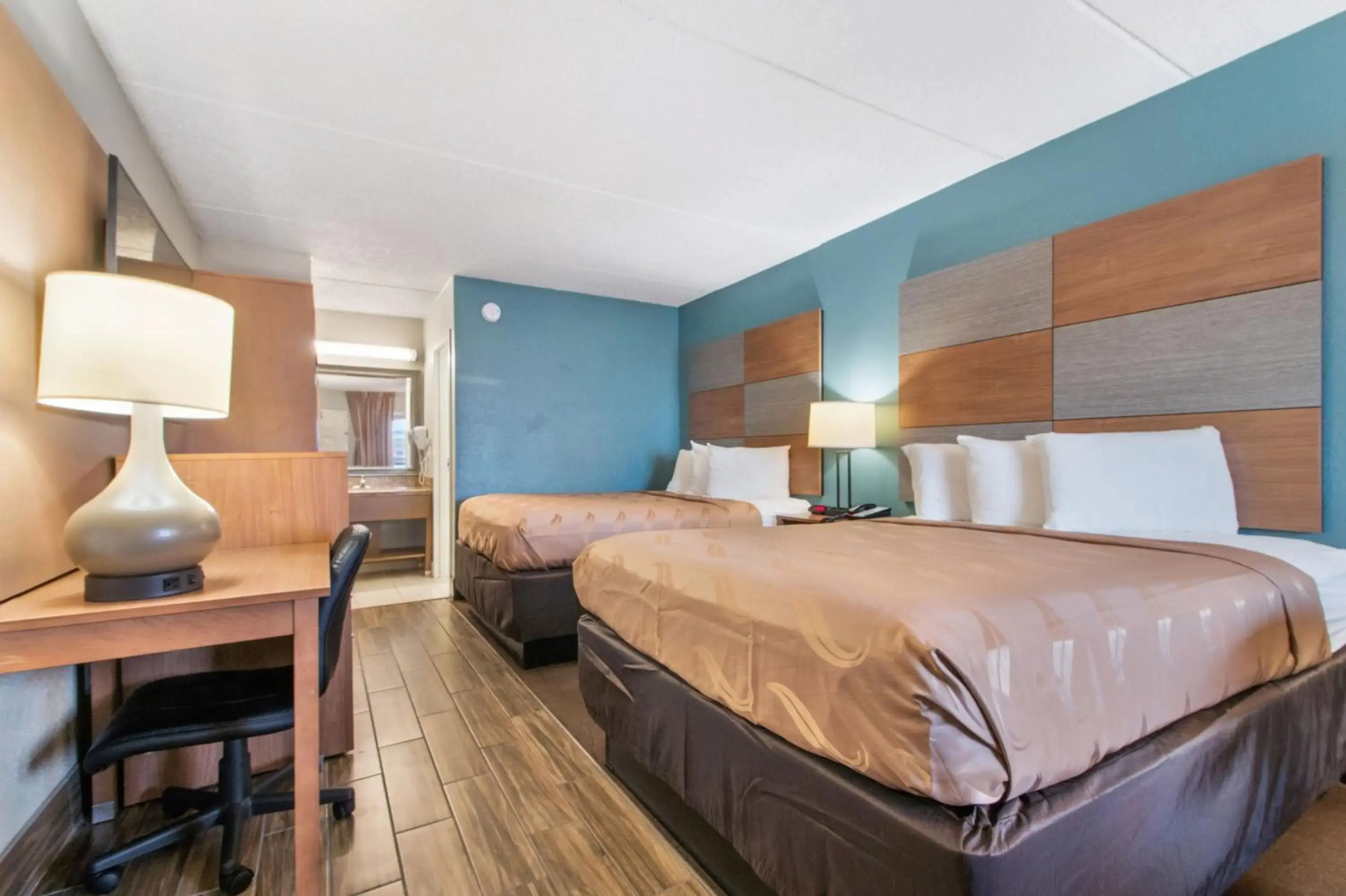 Clarion Pointe Galveston - Beachfront