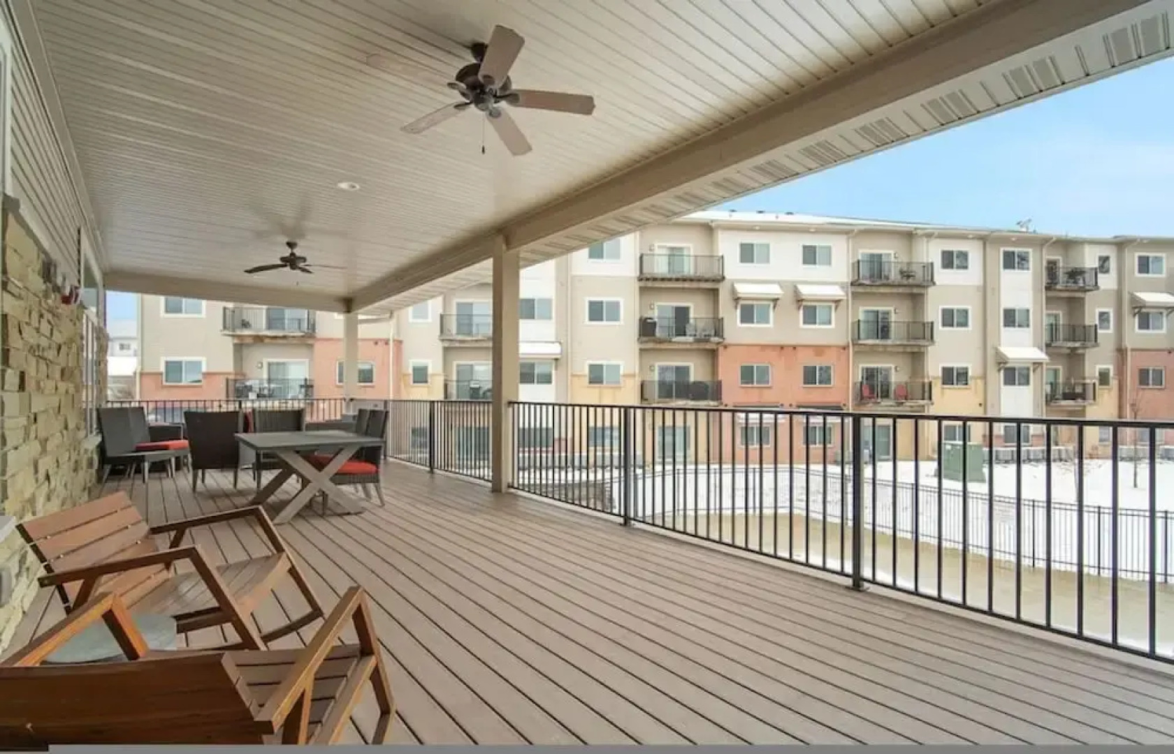 West Des Moines- Garage Gym Pool Jordan Creek