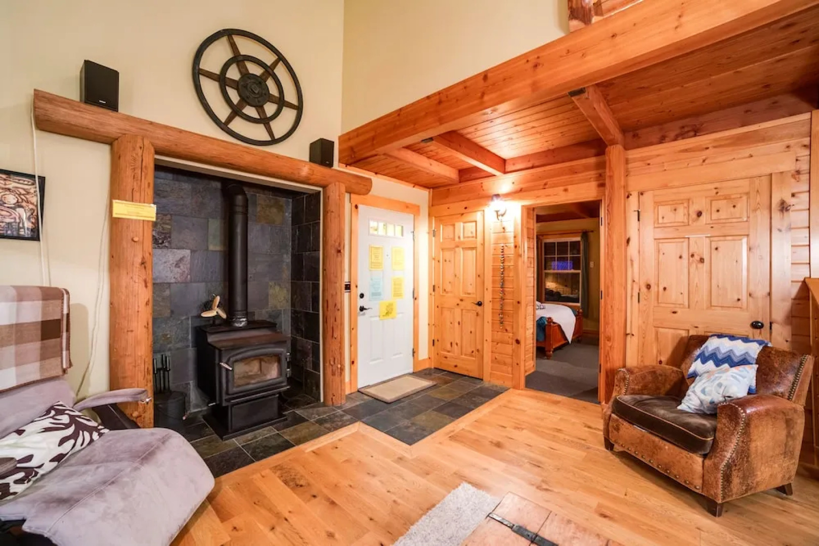 Mt. Baker Lodging Cabin 11 – Hot Tub, BBQ, Sleeps 6! by MBL
