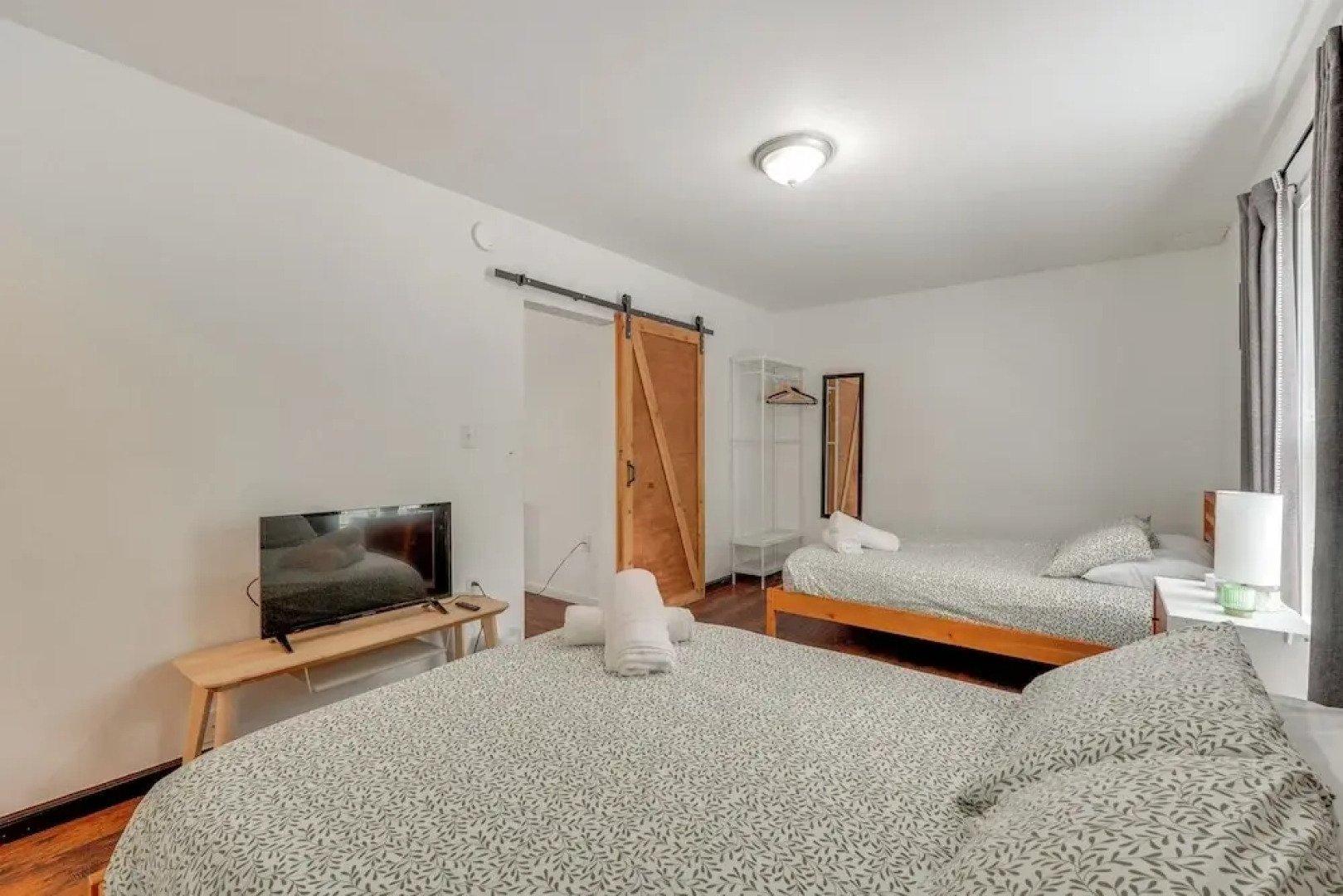 Tannersville House: Bar & Deck, 2 Mi to Ski Resort