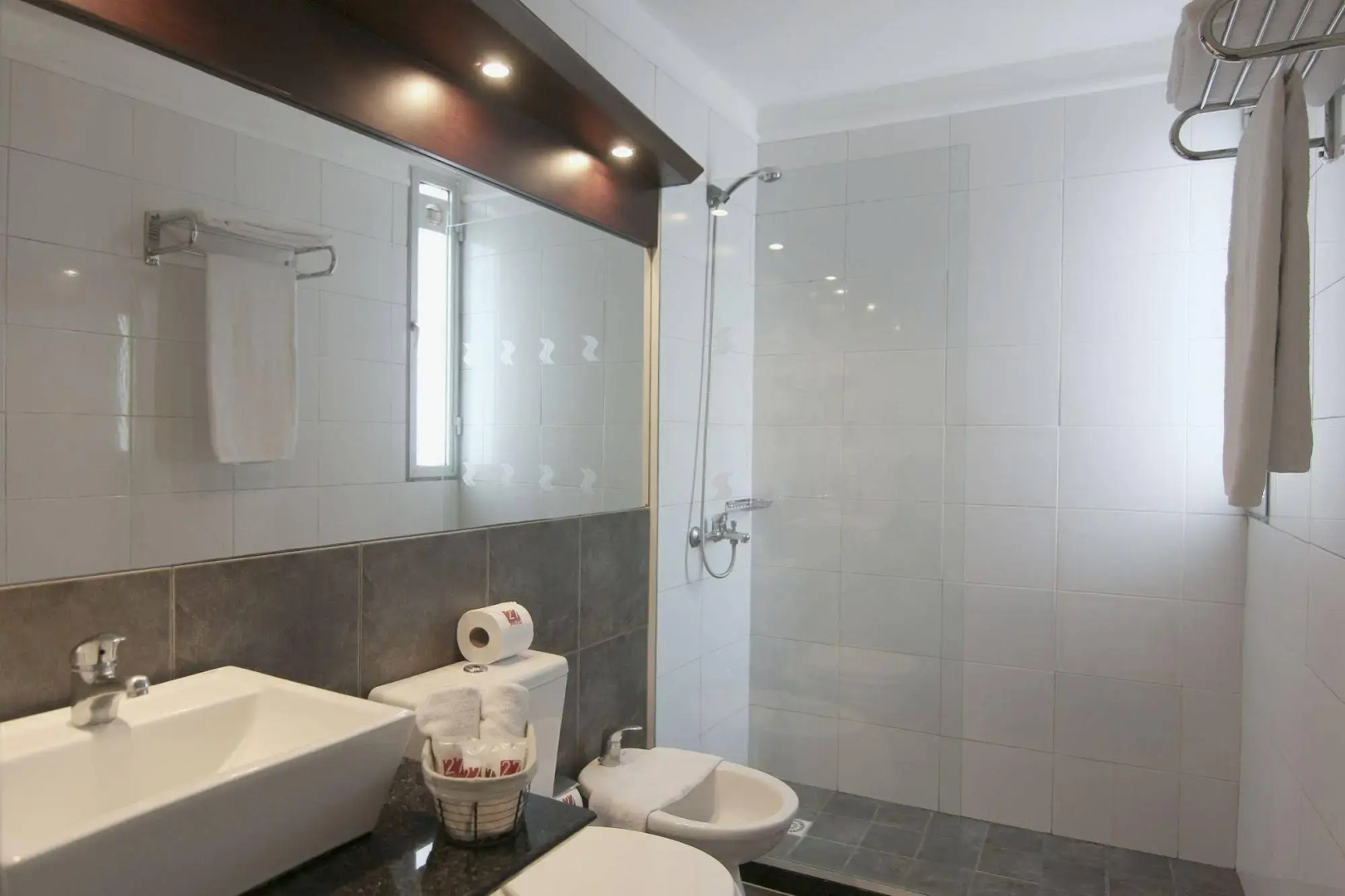 27 Suites Apart Hotel