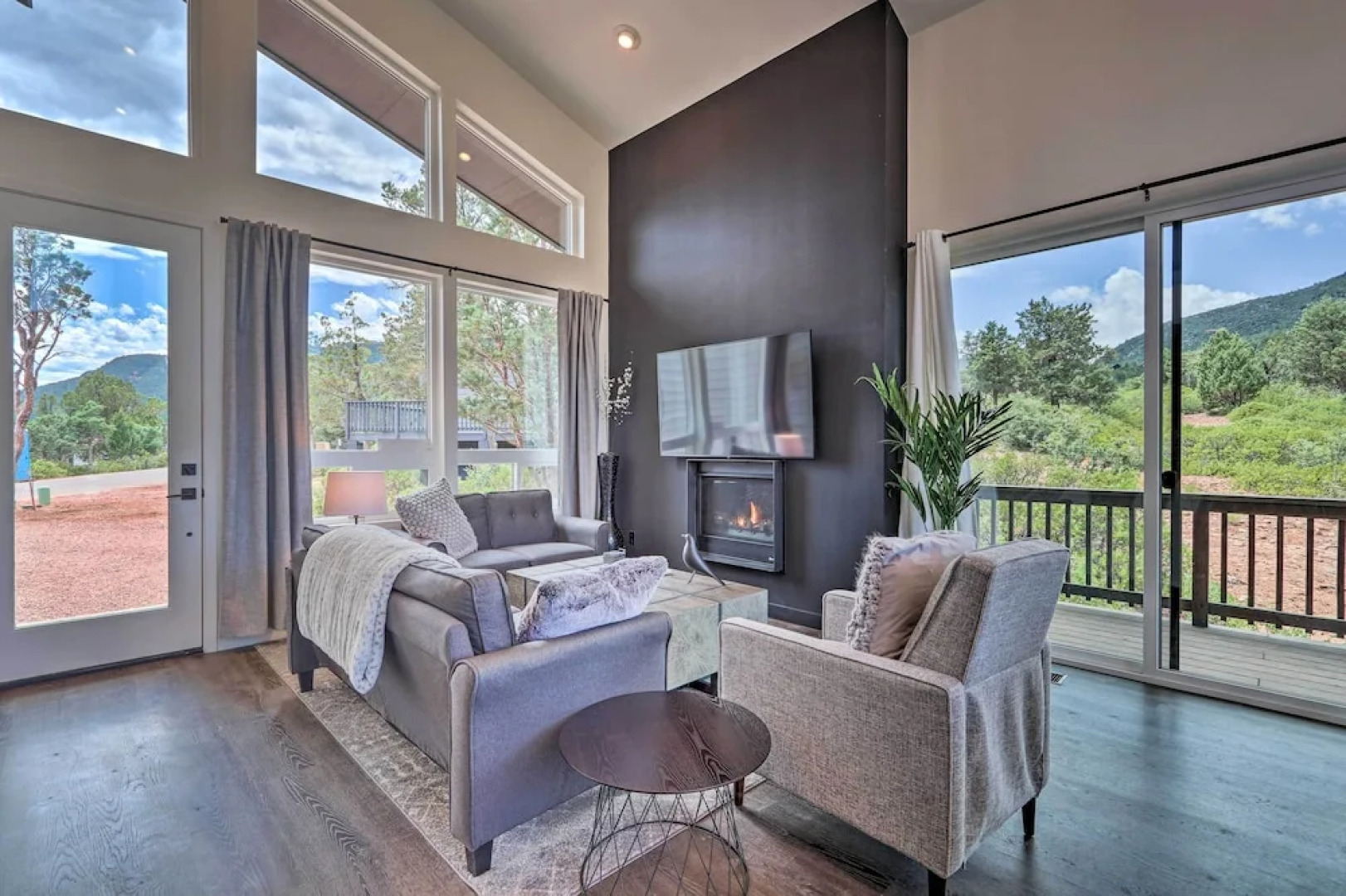 Fire Pit, Deck & Mtn Views: Upscale Pine Cabin!