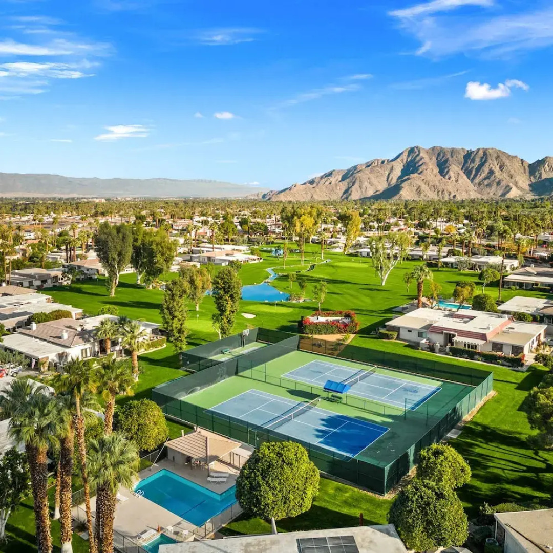 The Wells at Indian Wells - Free Golf Usage