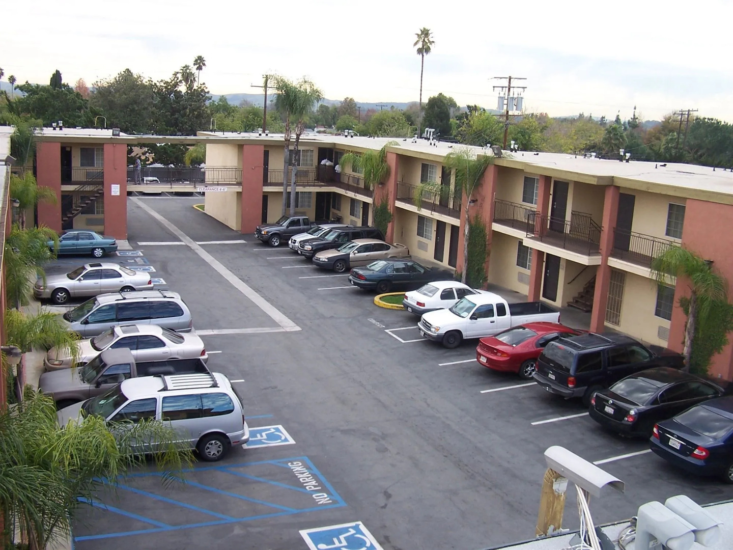 American Inn & Suites