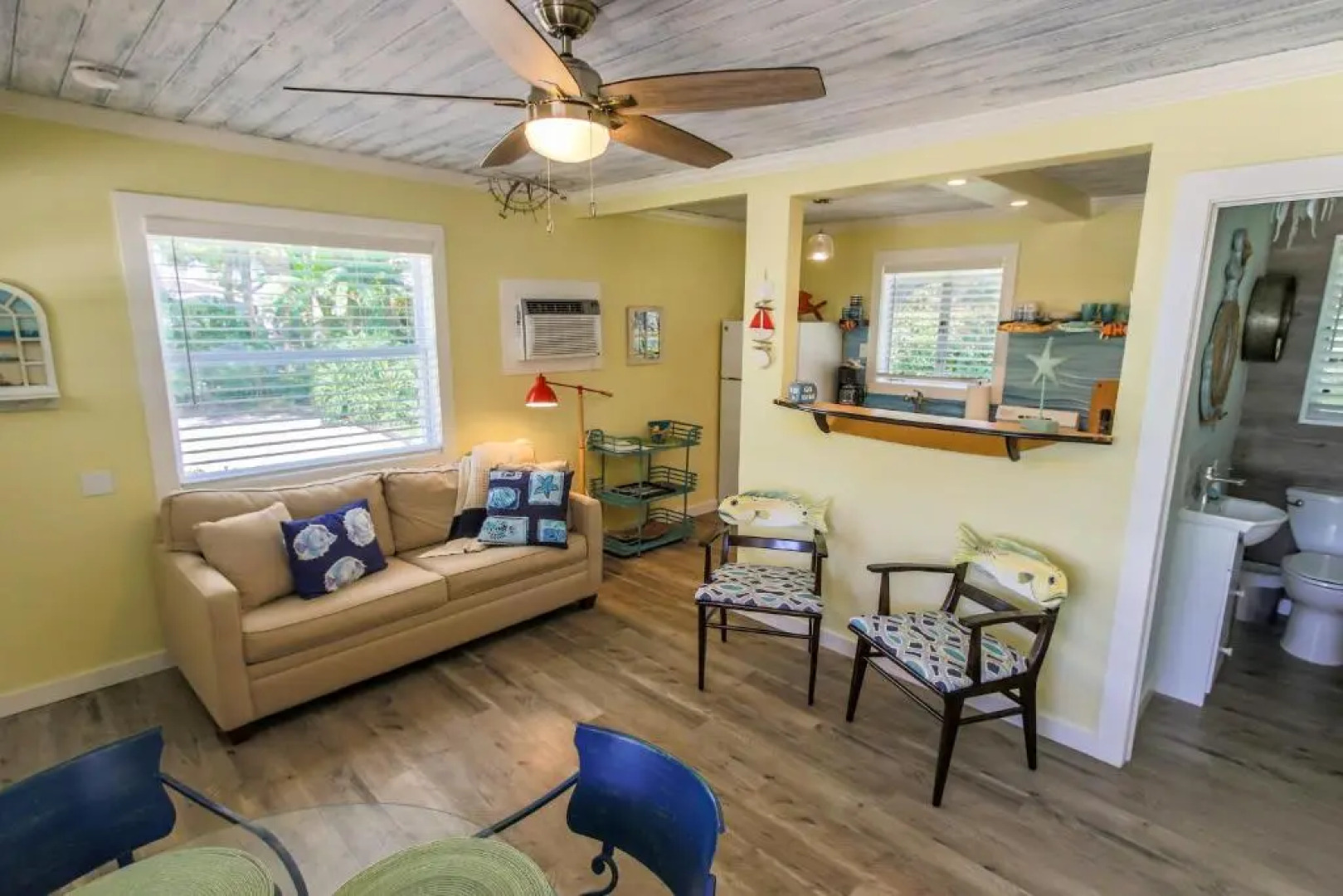 Island View Cottages