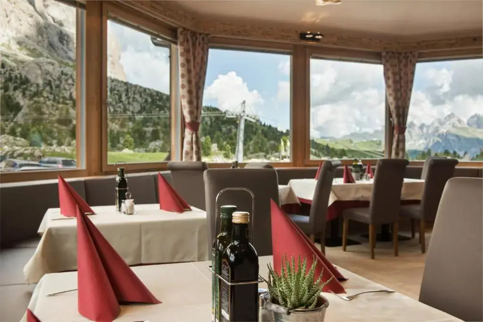 Passo Sella Dolomiti Mountain Resort