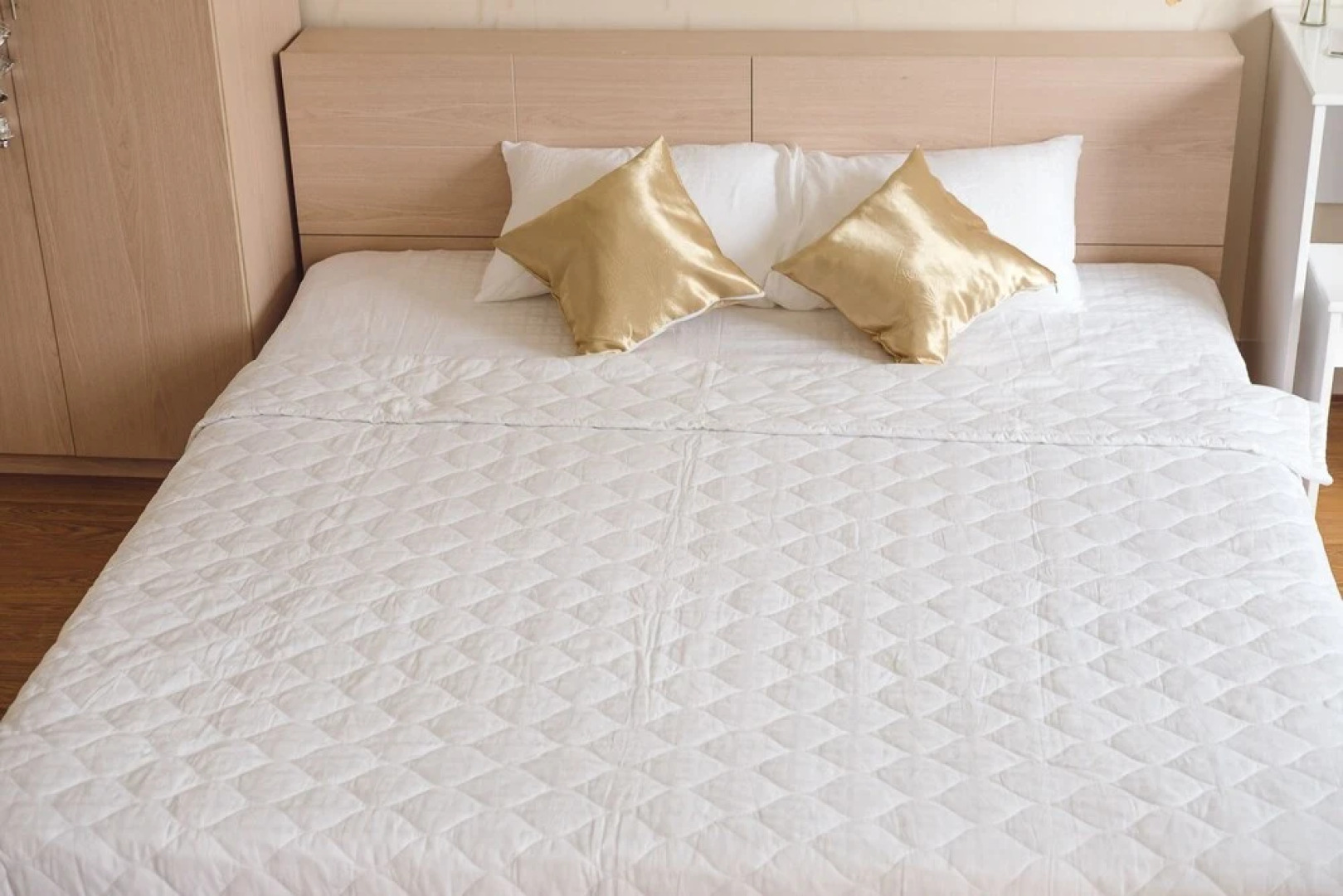 White Hotel - Hostel