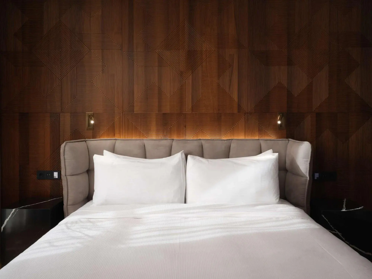 Отель Iceland Parliament, Curio Collection By Hilton